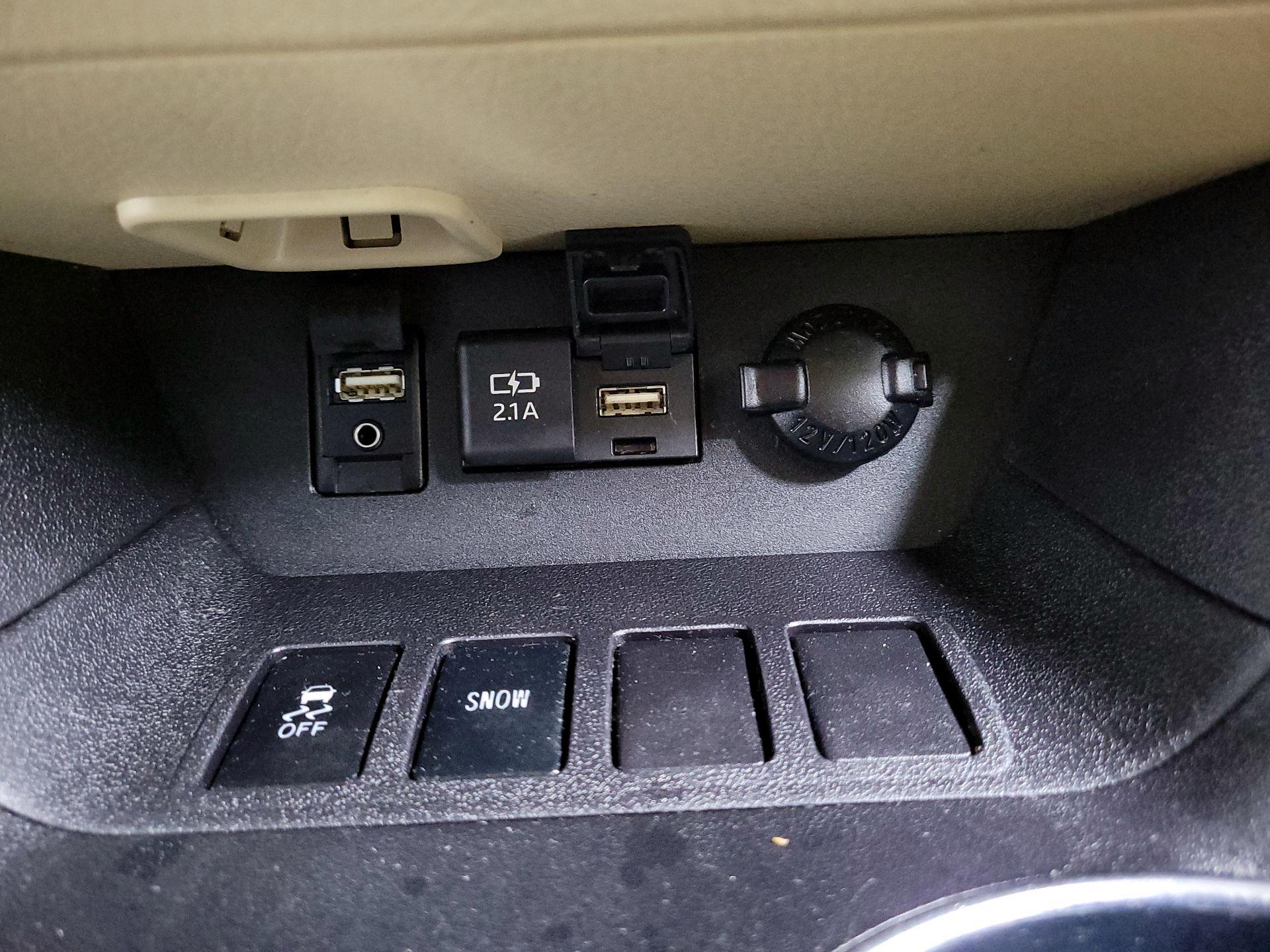 Thumbnail: 2019 Toyota Highlander - 19