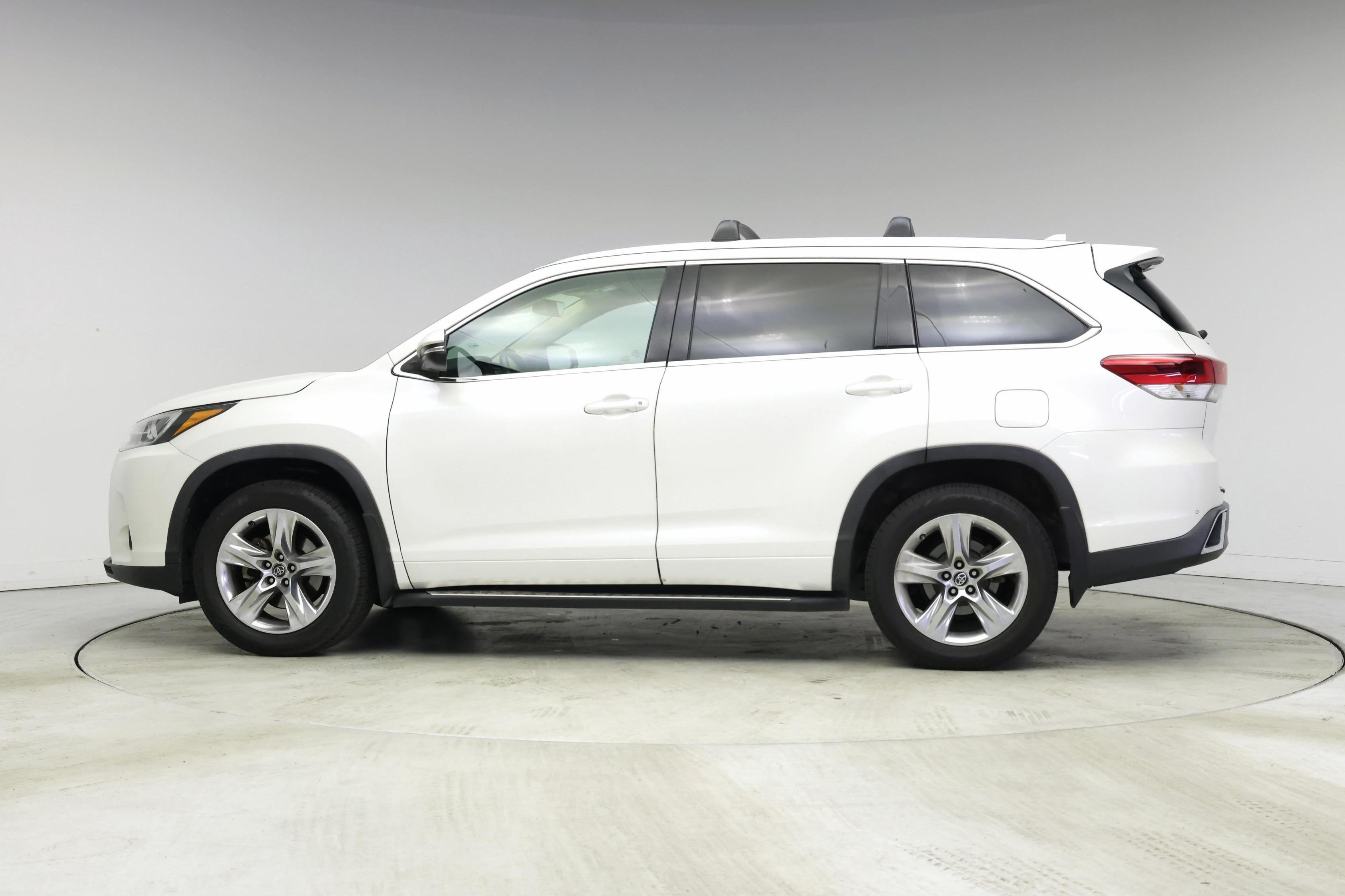 Thumbnail: 2019 Toyota Highlander - 3