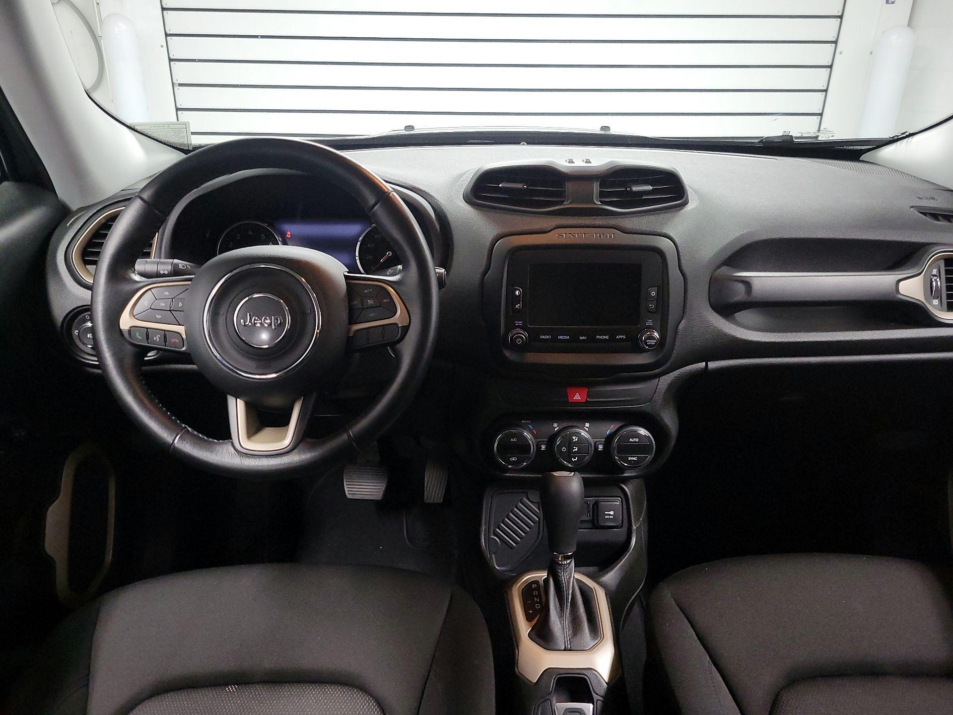 Thumbnail: 2017 Jeep Renegade - 9