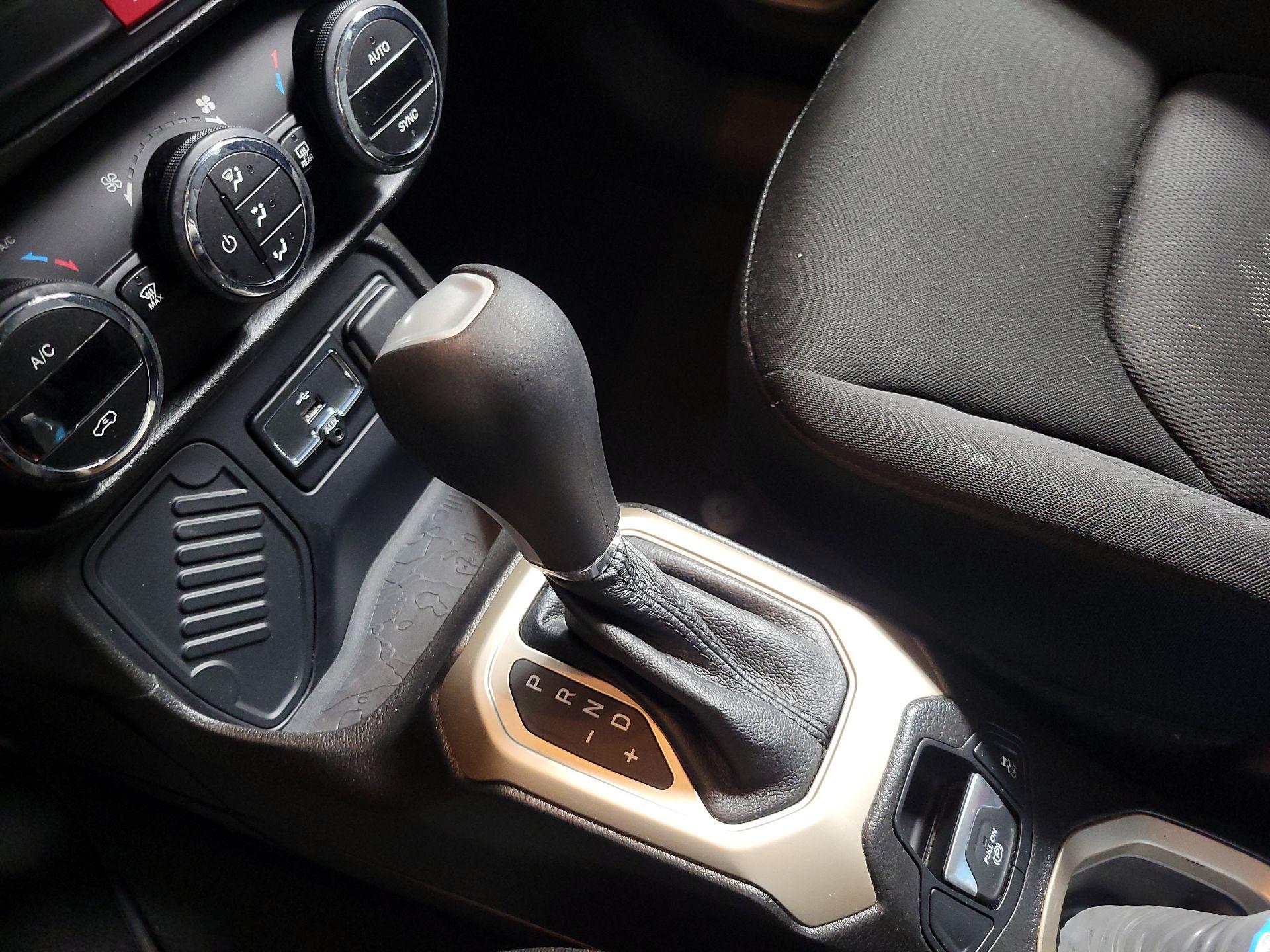 Thumbnail: 2017 Jeep Renegade - 17