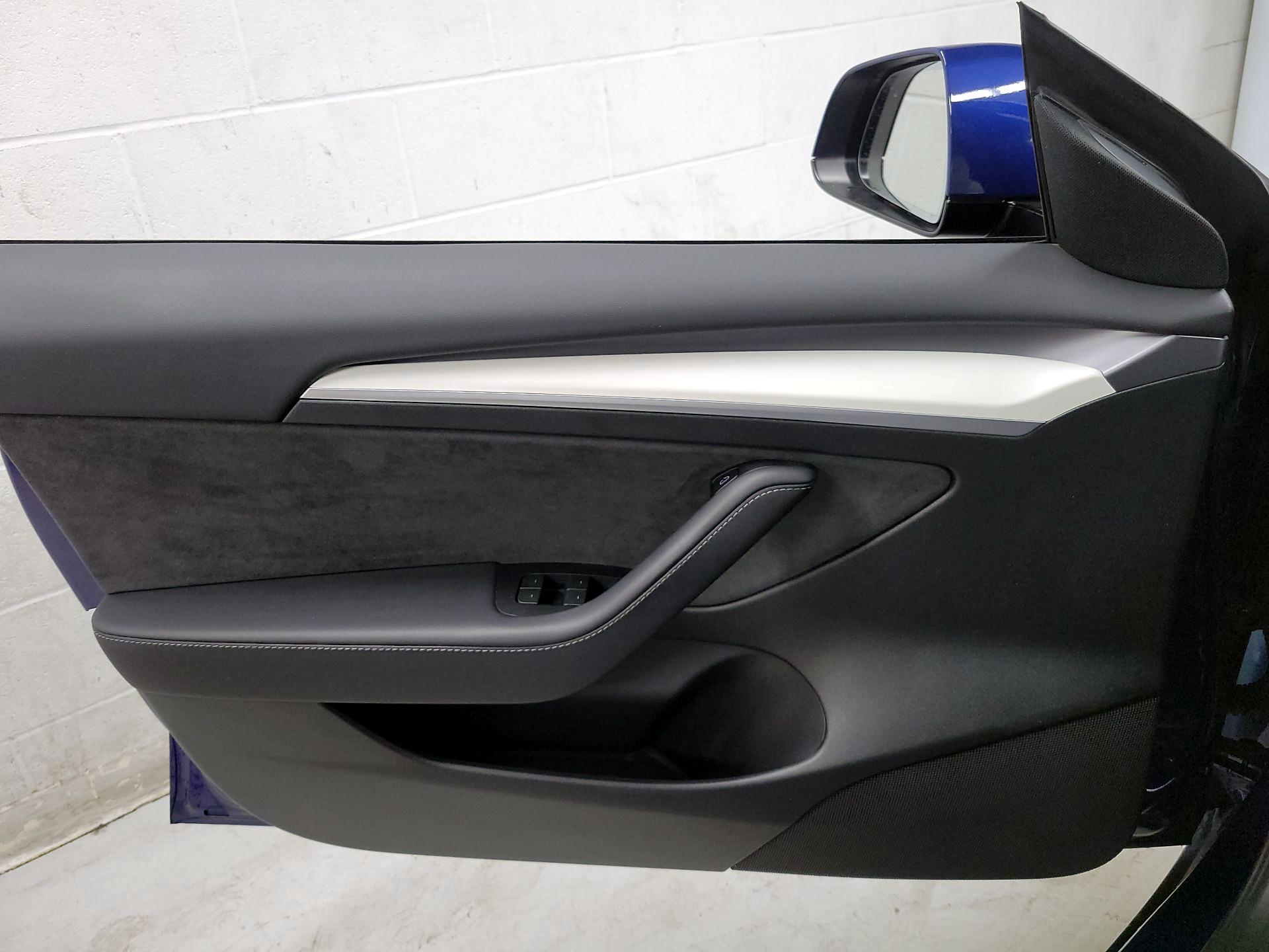 Thumbnail: 2023 Tesla Model 3 - 12