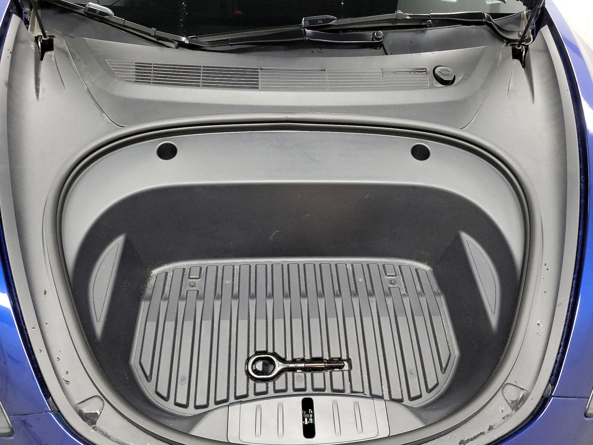 Thumbnail: 2023 Tesla Model 3 - 19