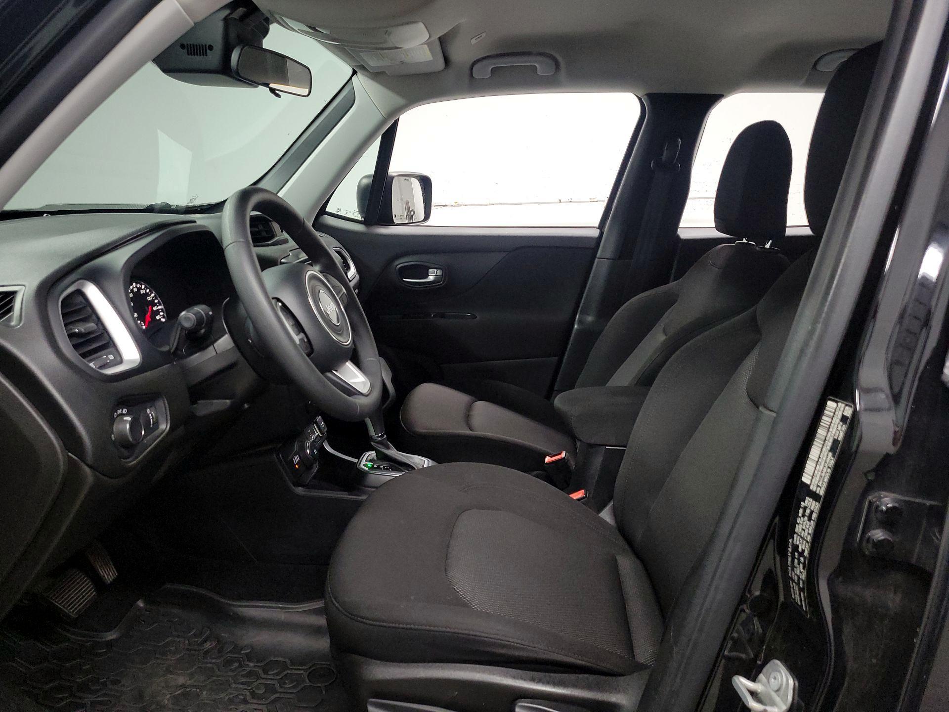 Thumbnail: 2018 Jeep Renegade - 11