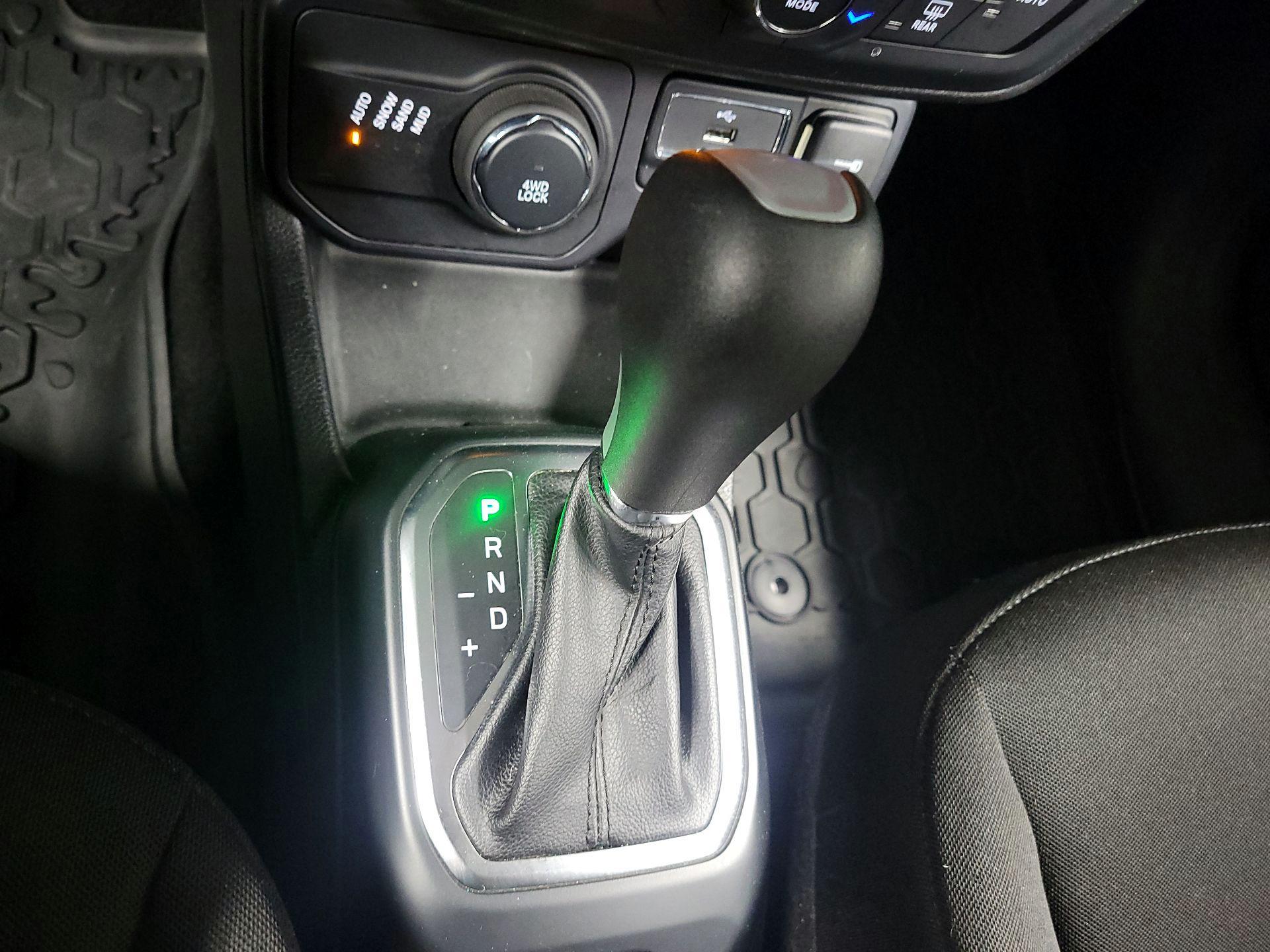 Thumbnail: 2018 Jeep Renegade - 16