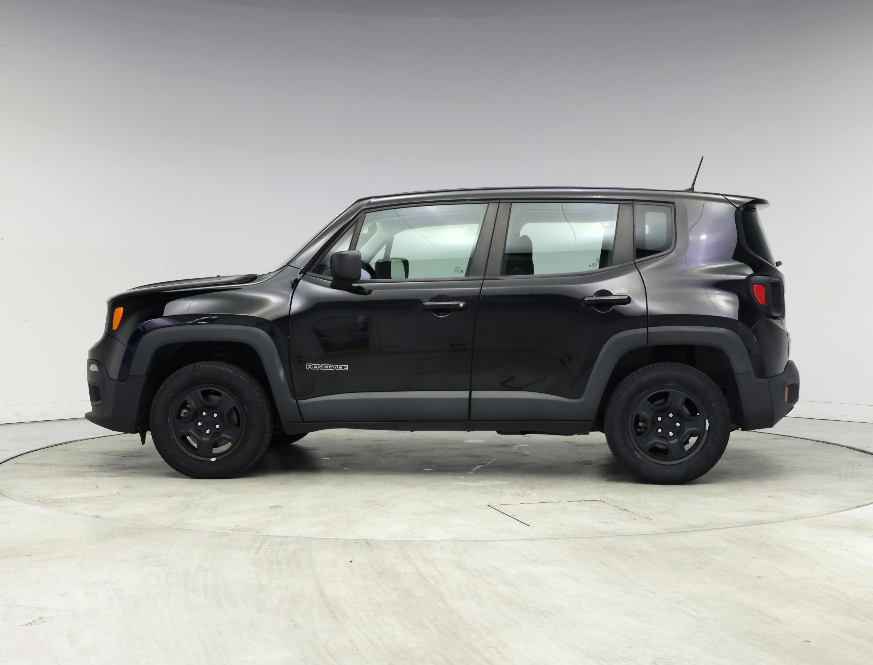Thumbnail: 2018 Jeep Renegade - 3