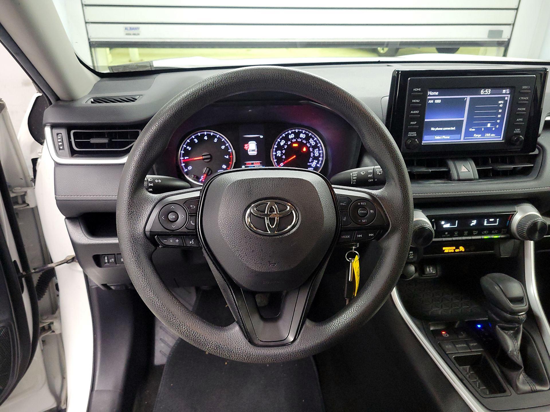 Thumbnail: 2019 Toyota RAV4 - 10