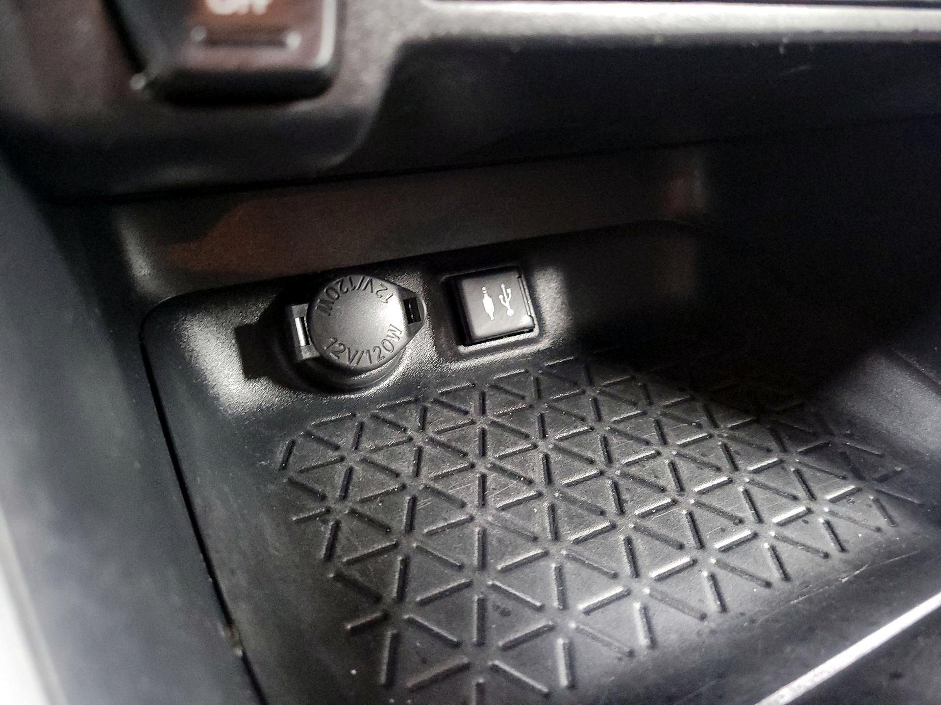 Thumbnail: 2019 Toyota RAV4 - 18