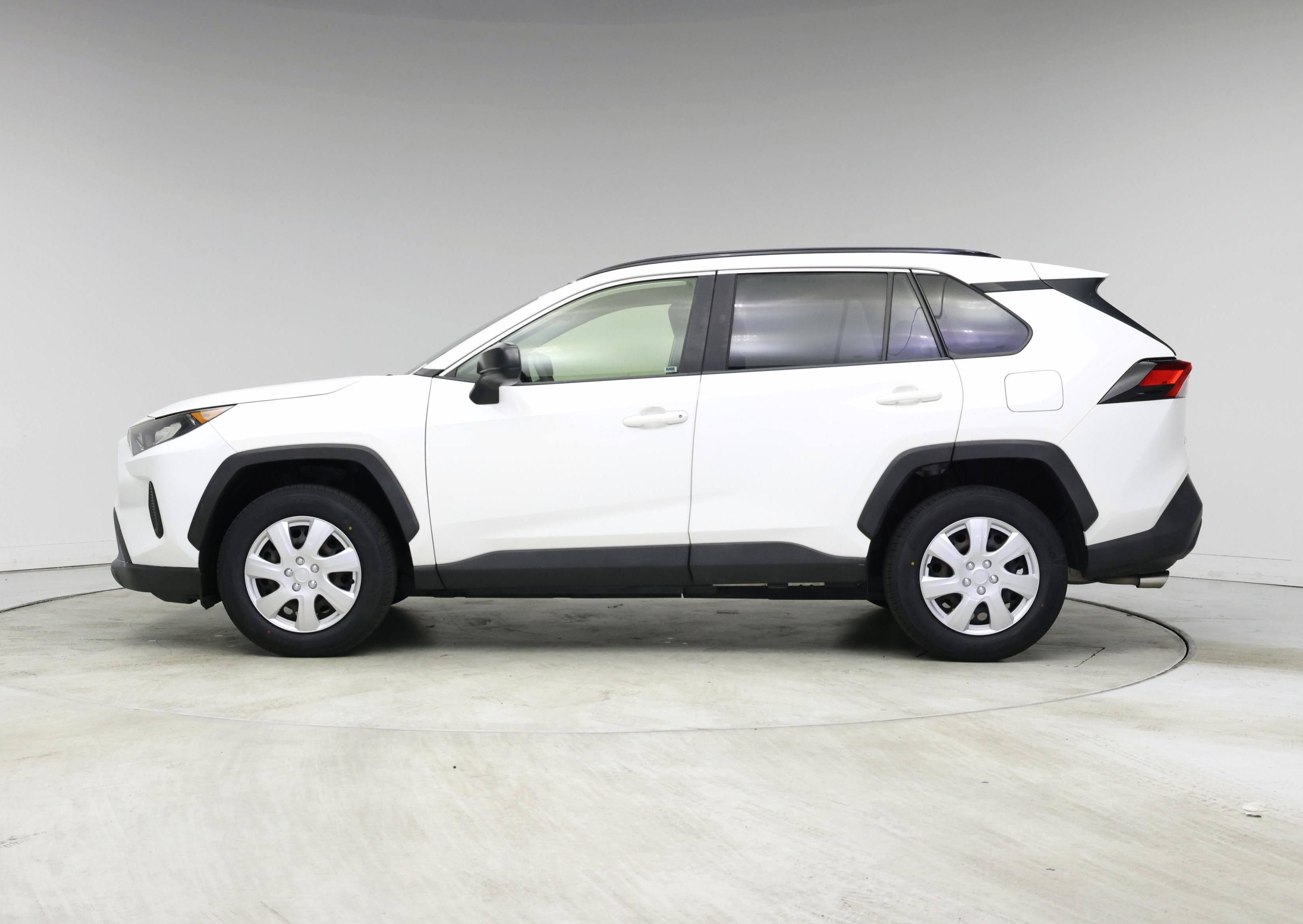 Thumbnail: 2019 Toyota RAV4 - 3