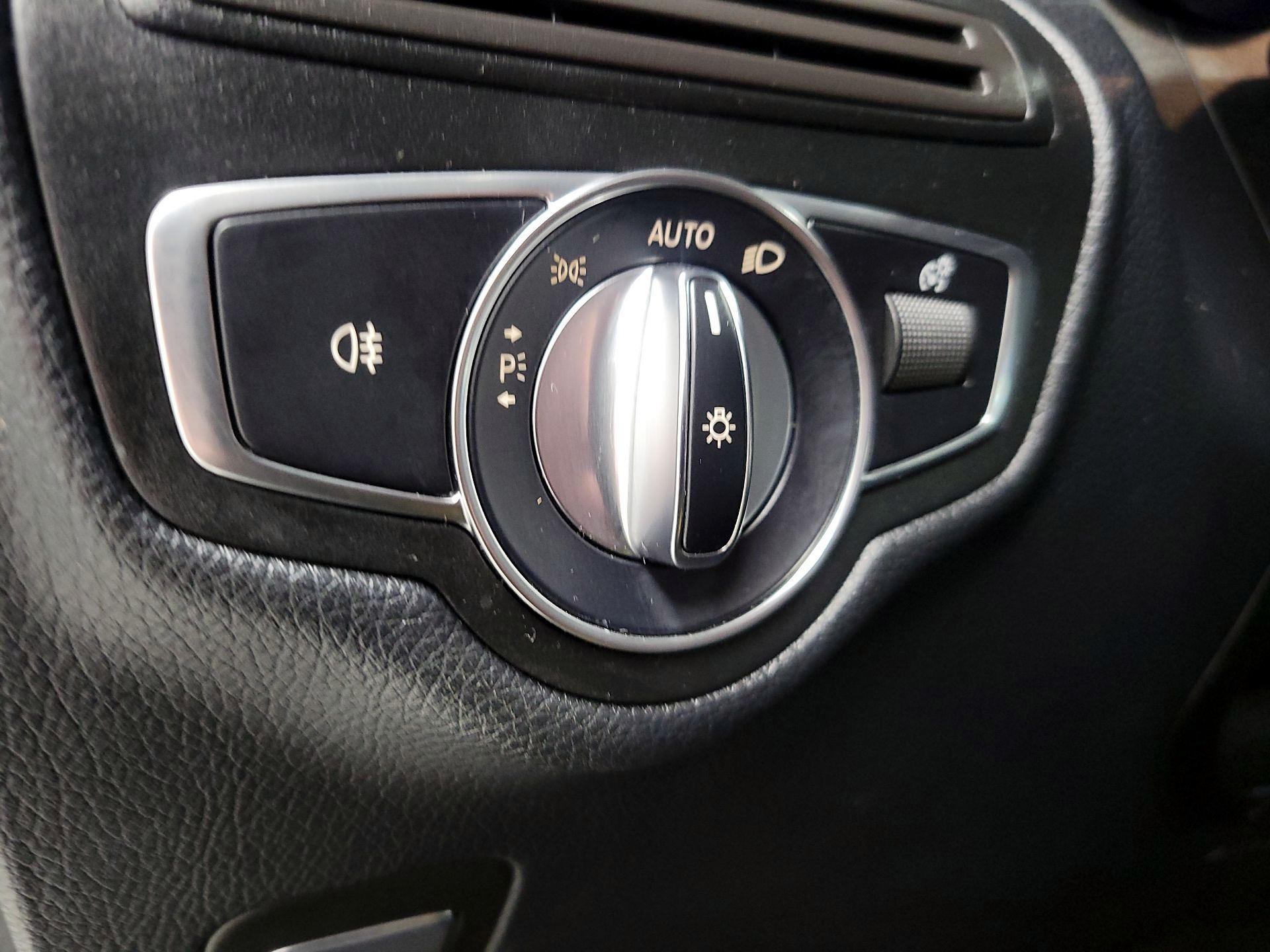 Thumbnail: 2019 Mercedes-Benz GLC - 13