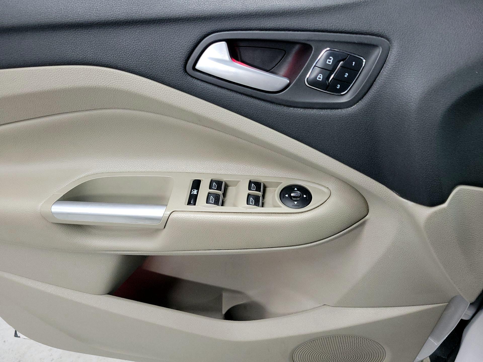 Thumbnail: 2016 Ford Escape - 12