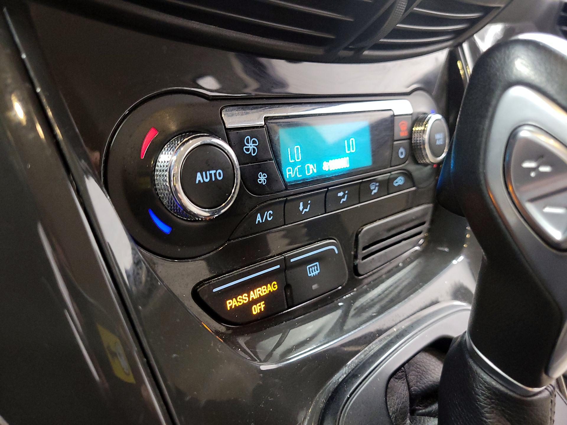 Thumbnail: 2016 Ford Escape - 15