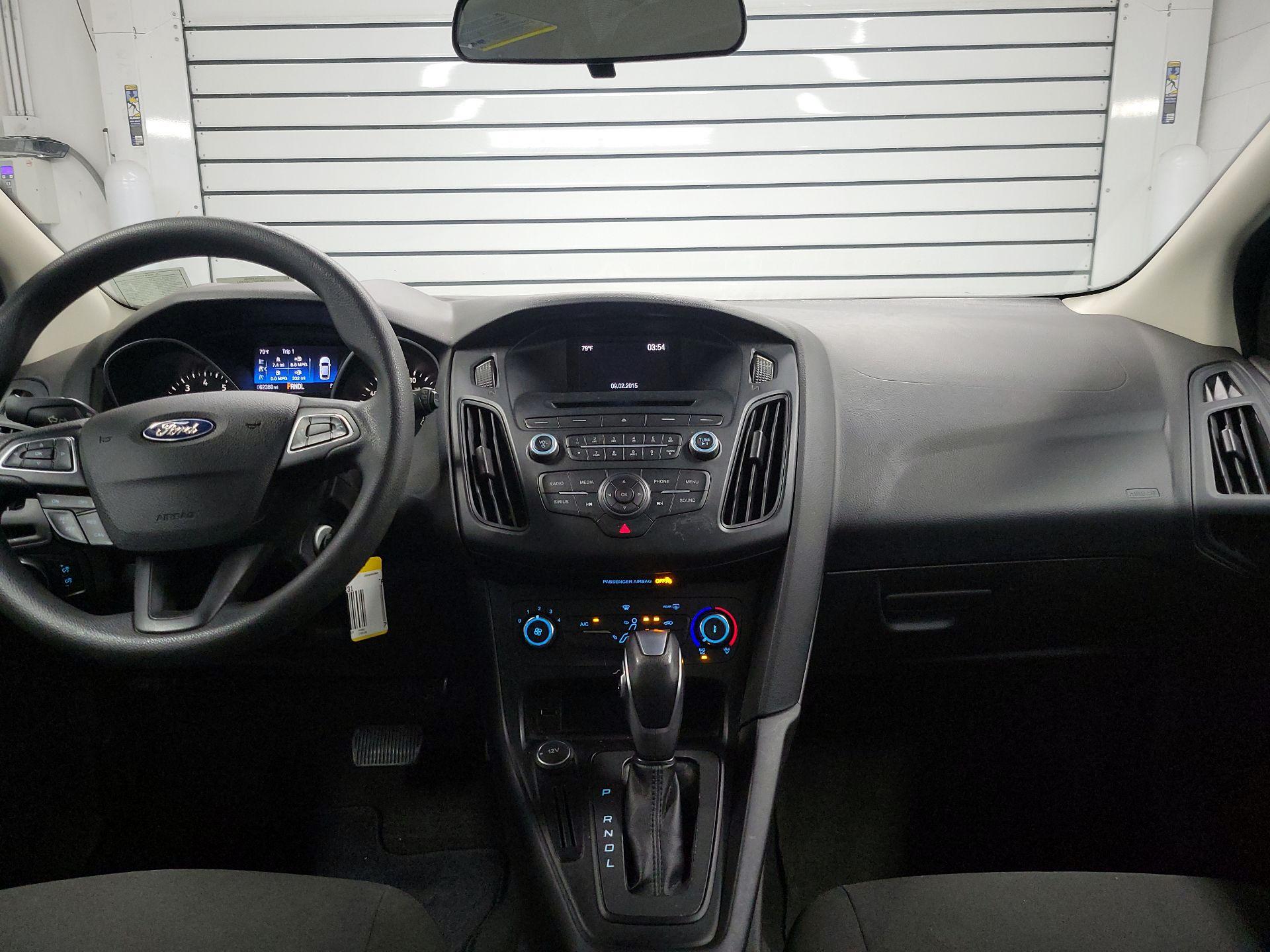 Thumbnail: 2015 Ford Focus - 9