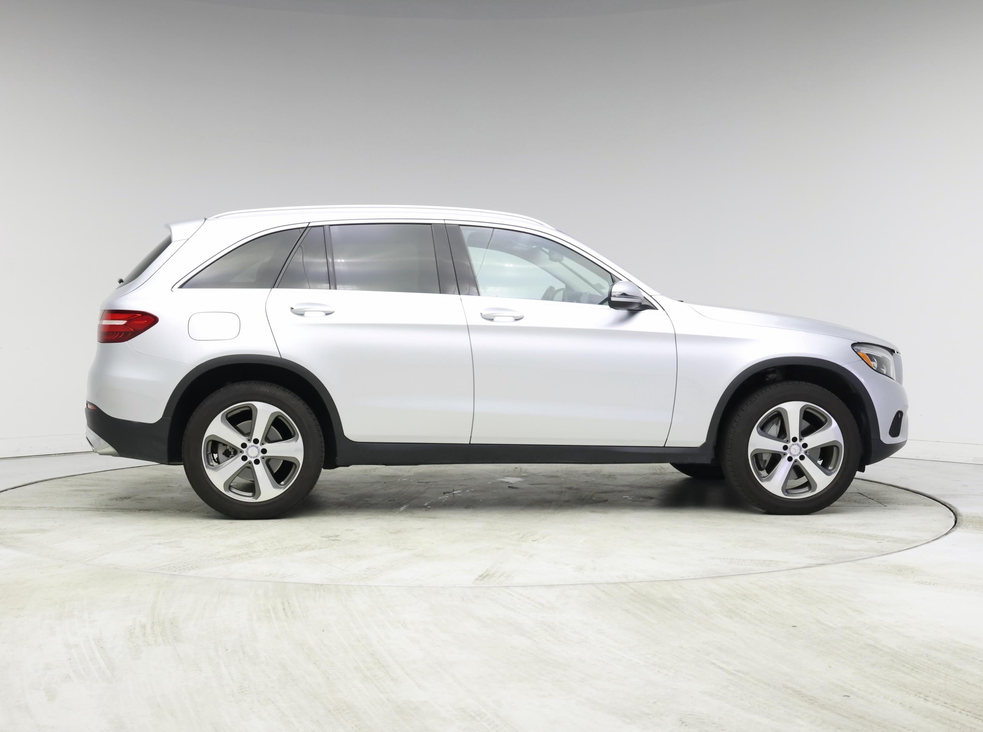 Thumbnail: 2017 Mercedes-Benz GLC - 7