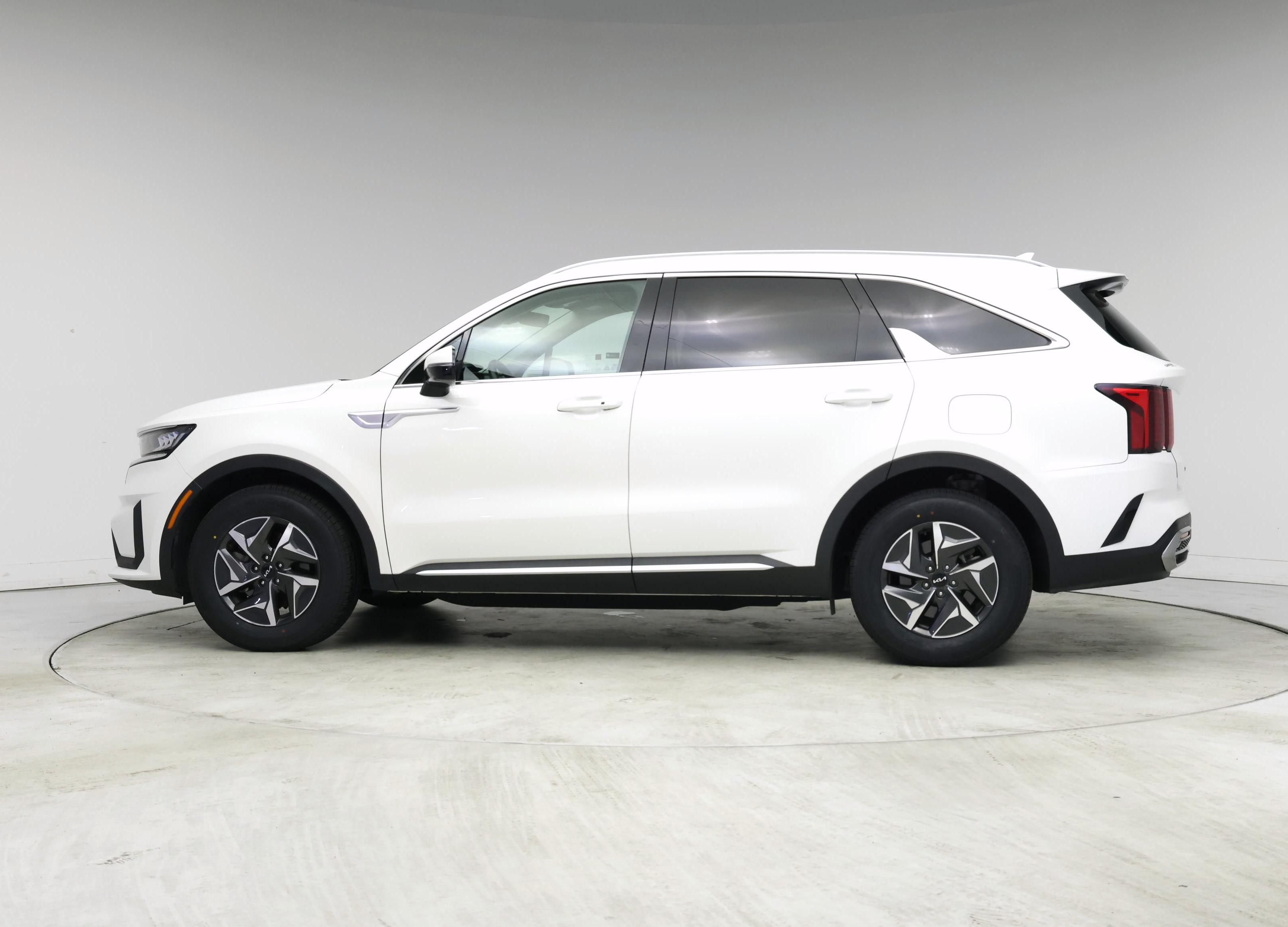 Thumbnail: 2022 Kia Sorento - 3