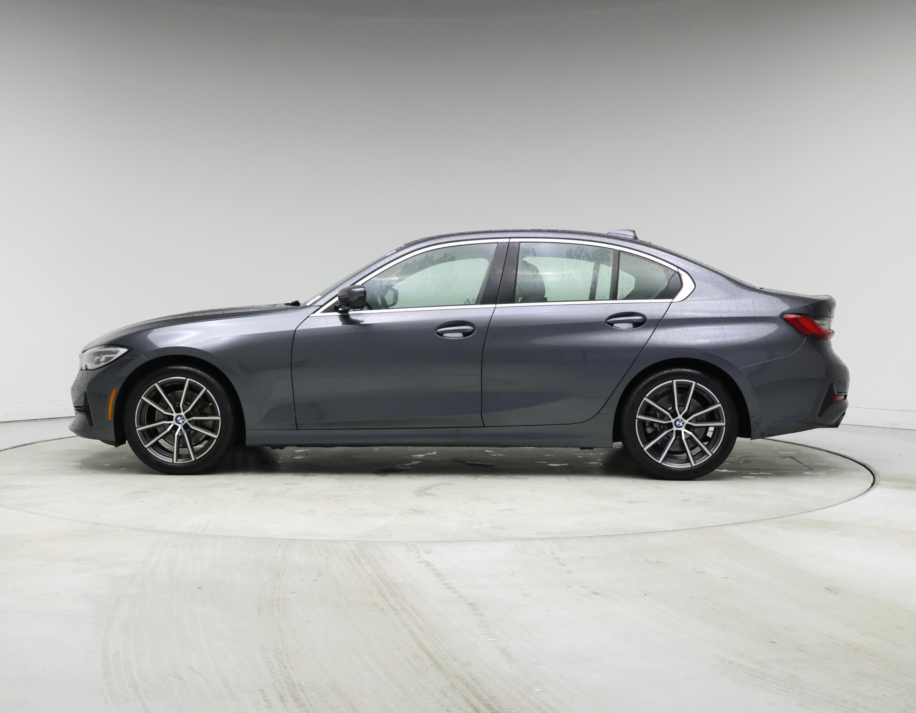 Thumbnail: 2021 BMW 3 Series - 3