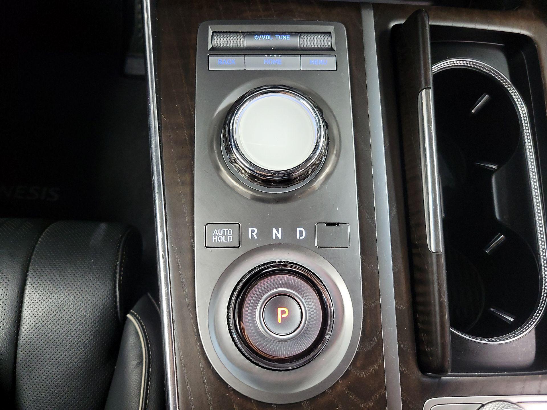 Thumbnail: 2023 Genesis GV80 - 18