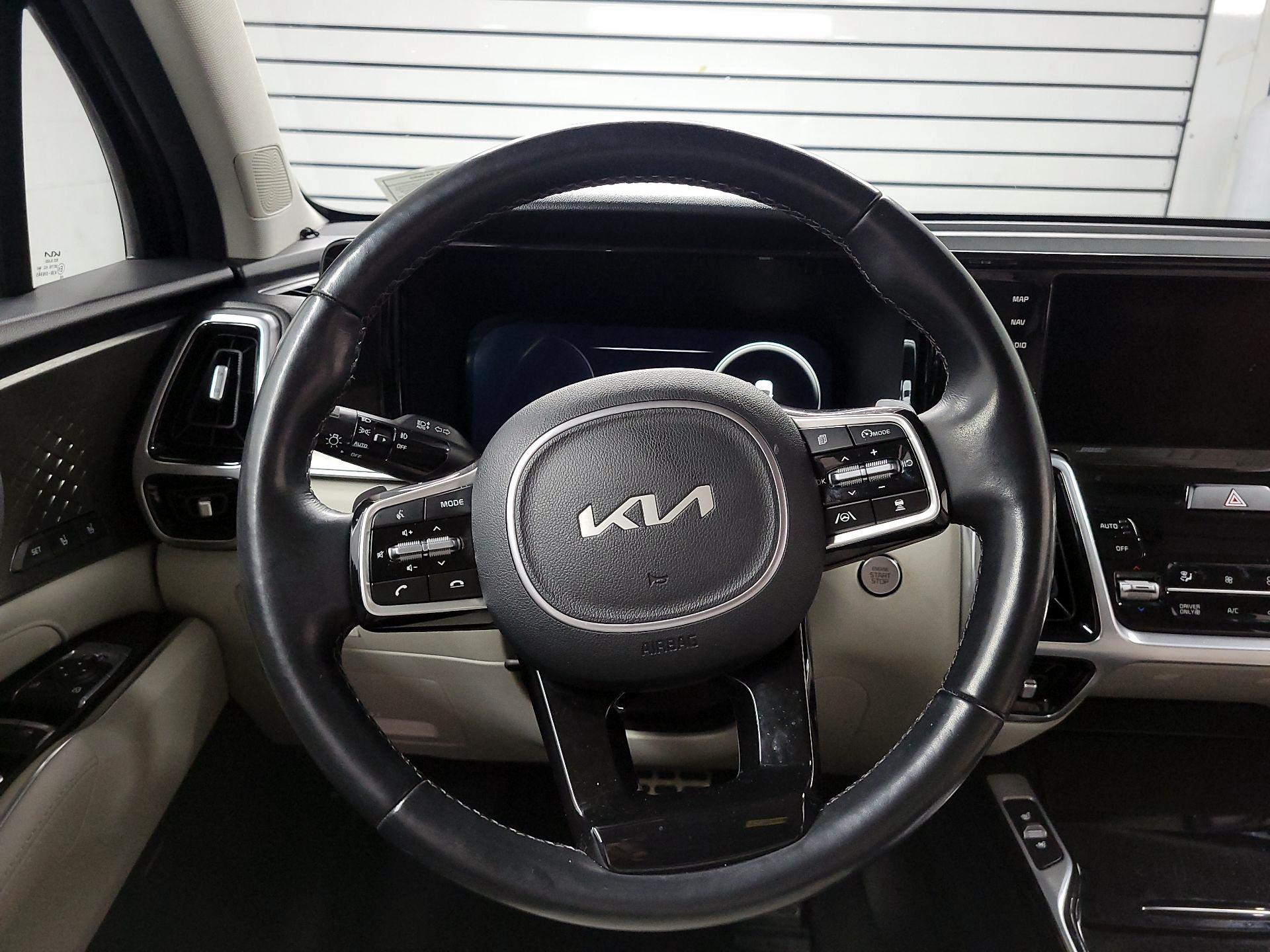 Thumbnail: 2023 Kia Sorento - 10