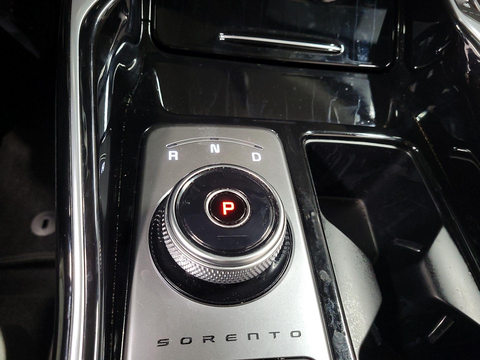 Thumbnail: 2023 Kia Sorento - 17