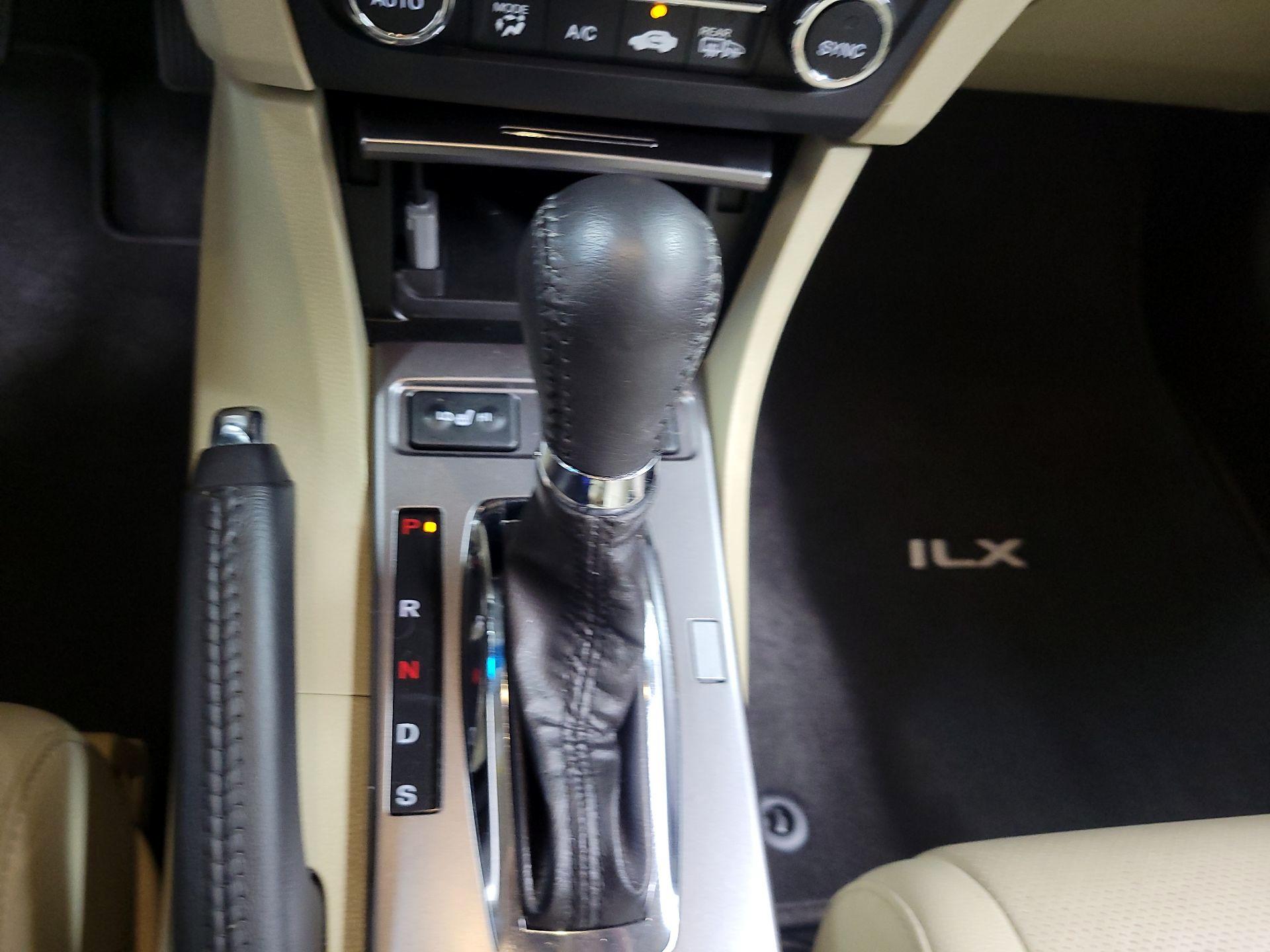 Thumbnail: 2014 Acura ILX - 17
