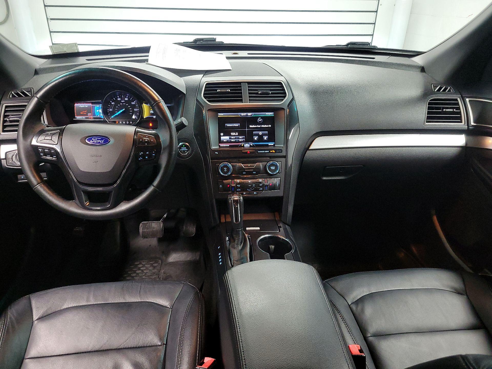 Thumbnail: 2016 Ford Explorer - 9