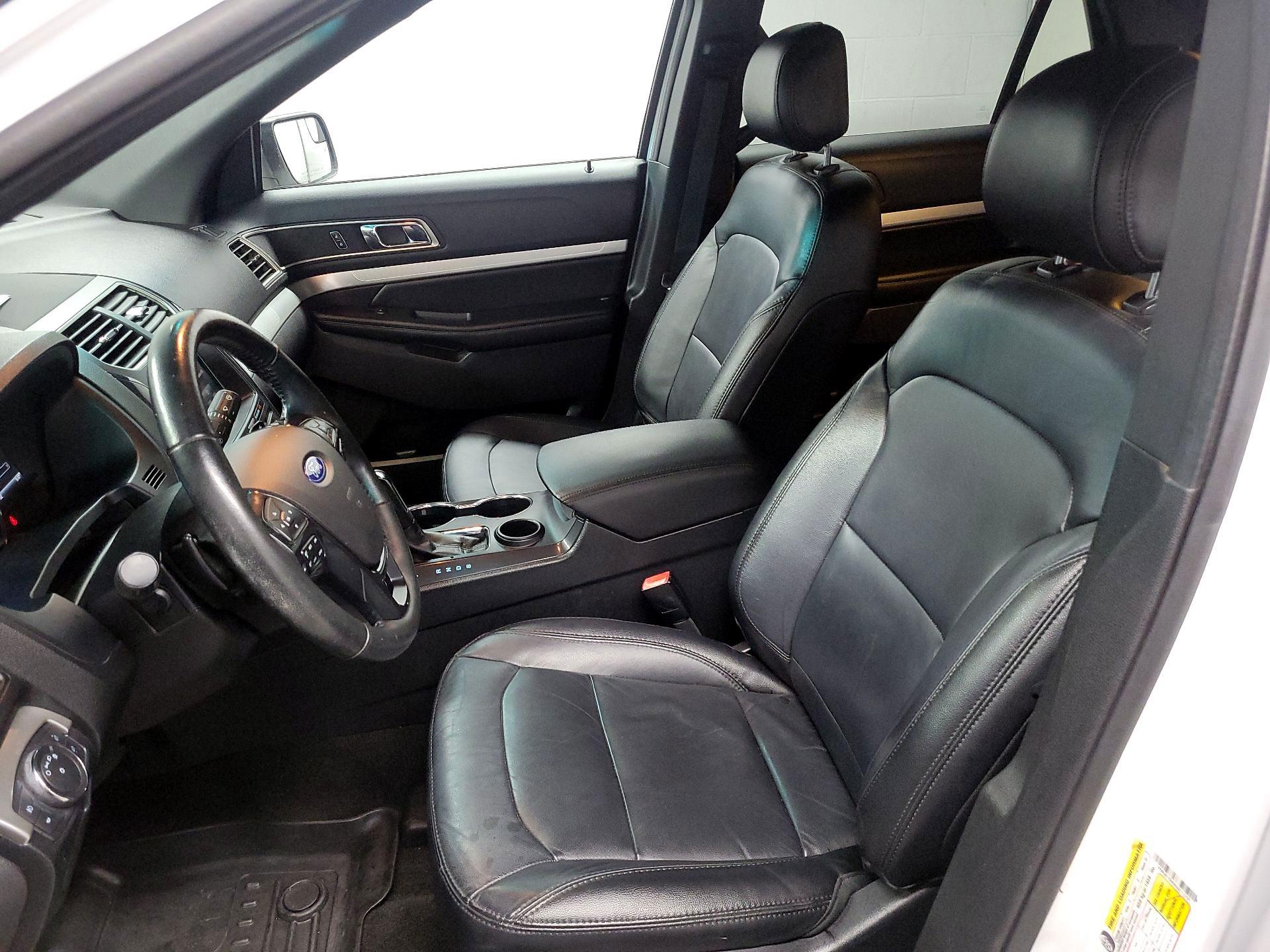 Thumbnail: 2016 Ford Explorer - 11
