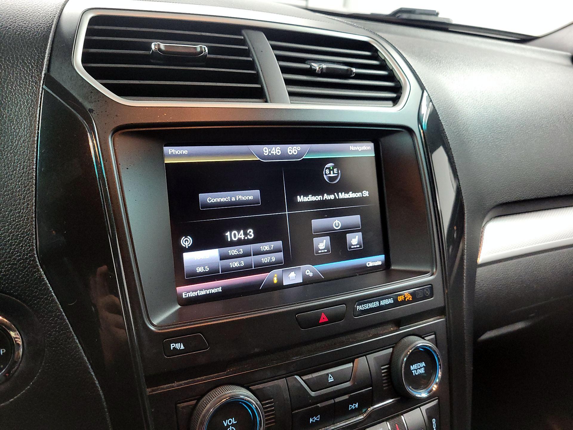 Thumbnail: 2016 Ford Explorer - 14