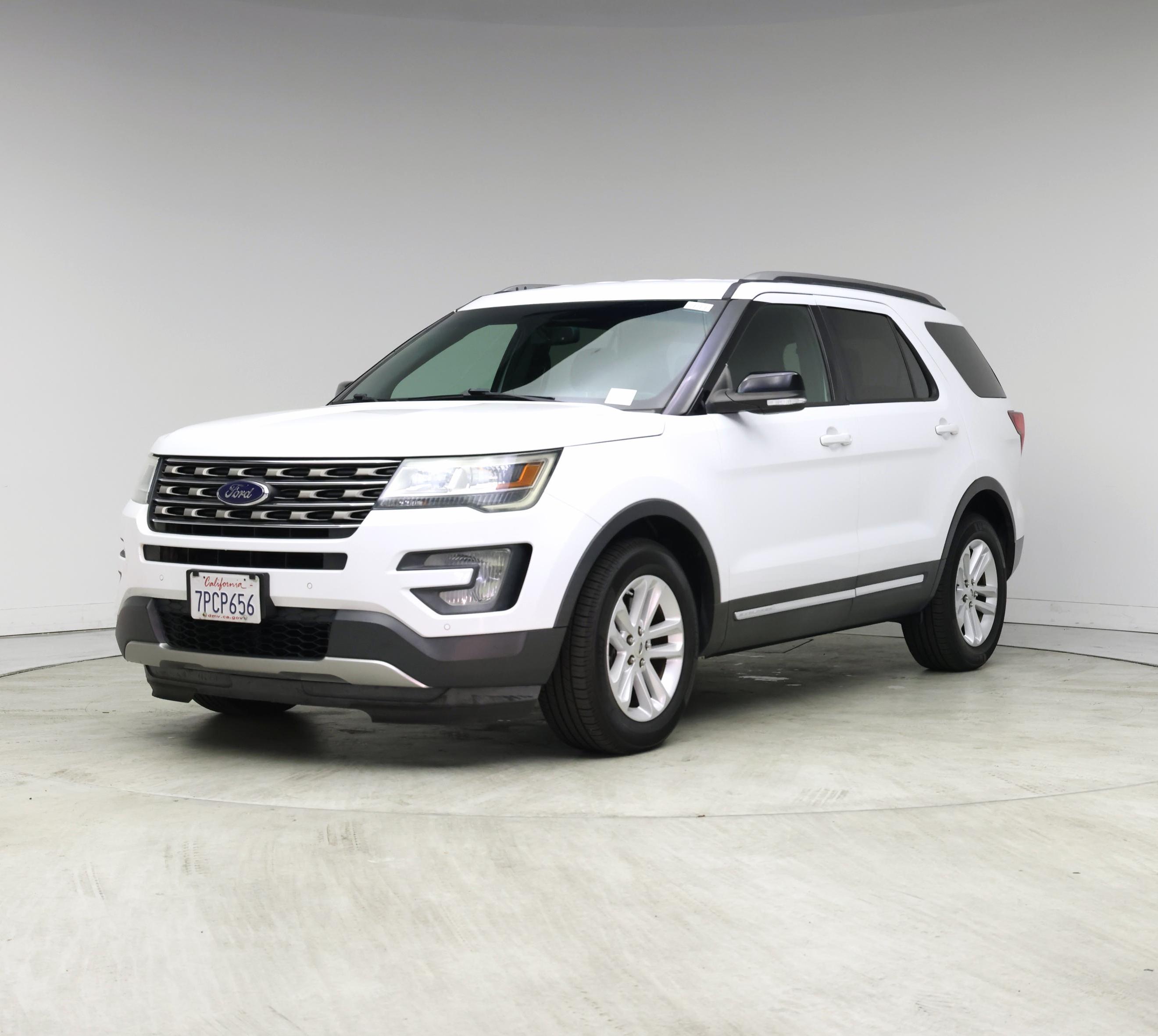 Thumbnail: 2016 Ford Explorer - 4