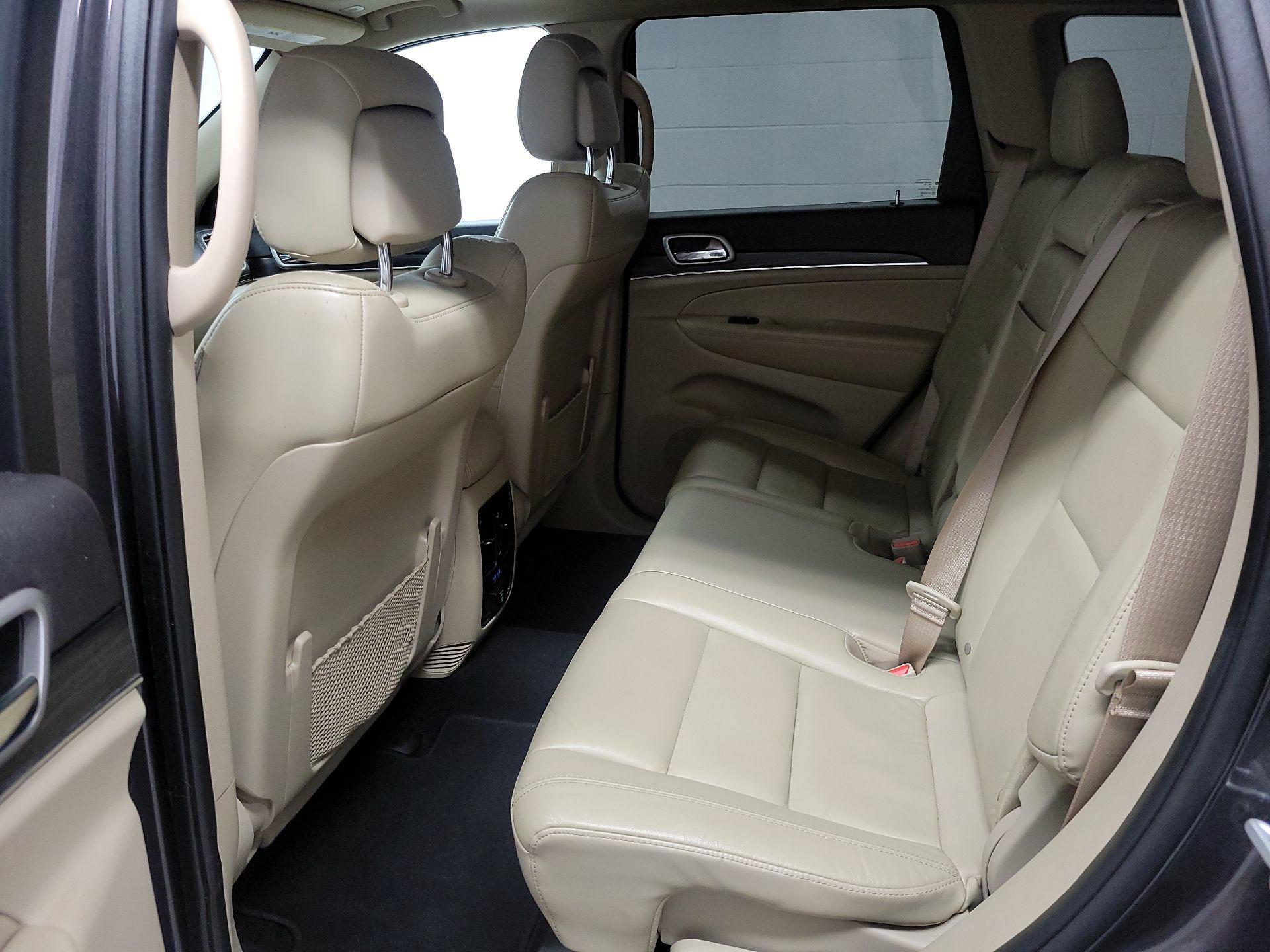 Thumbnail: 2020 Jeep Grand Cherokee - 17