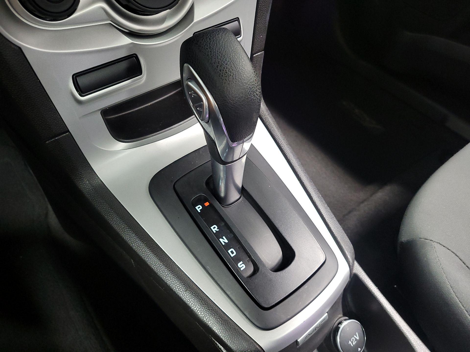 Thumbnail: 2016 Ford Fiesta - 16