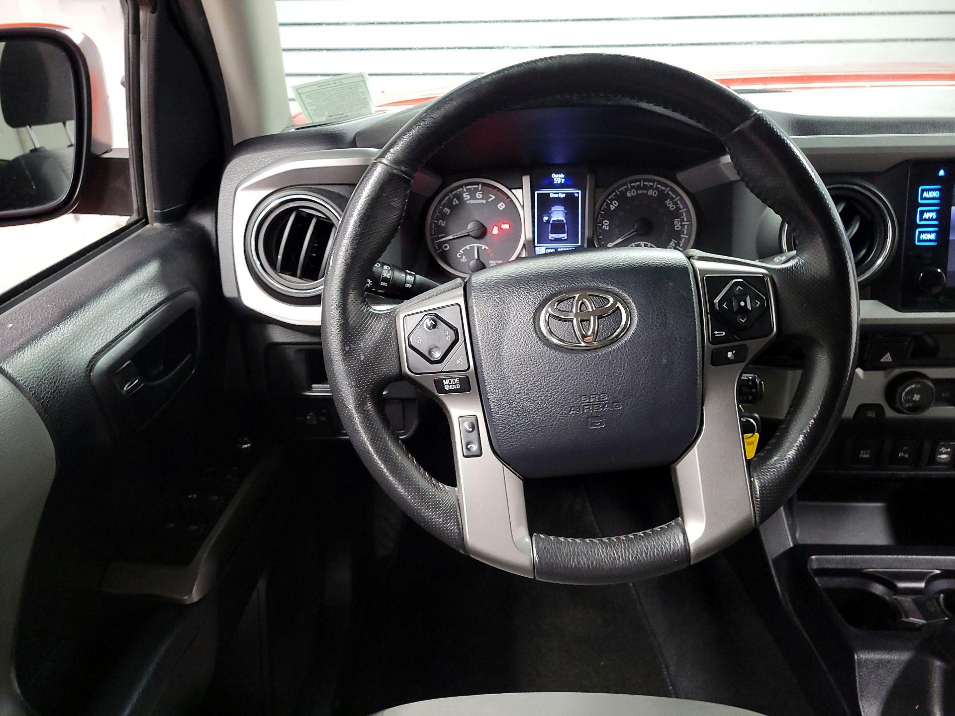 Thumbnail: 2017 Toyota Tacoma - 10