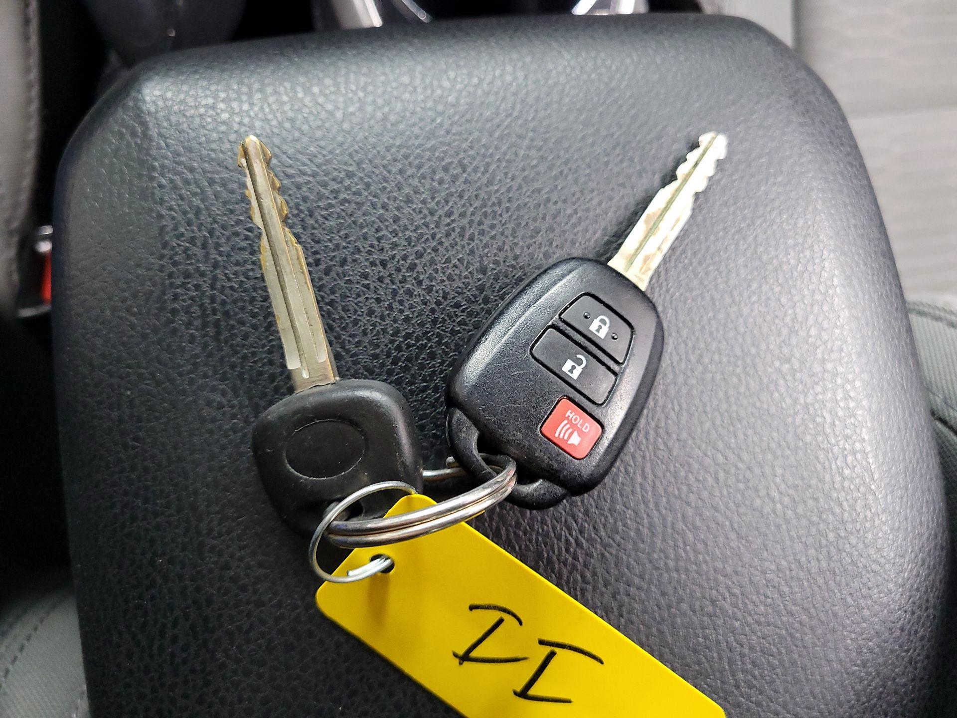 Thumbnail: 2017 Toyota Tacoma - 19