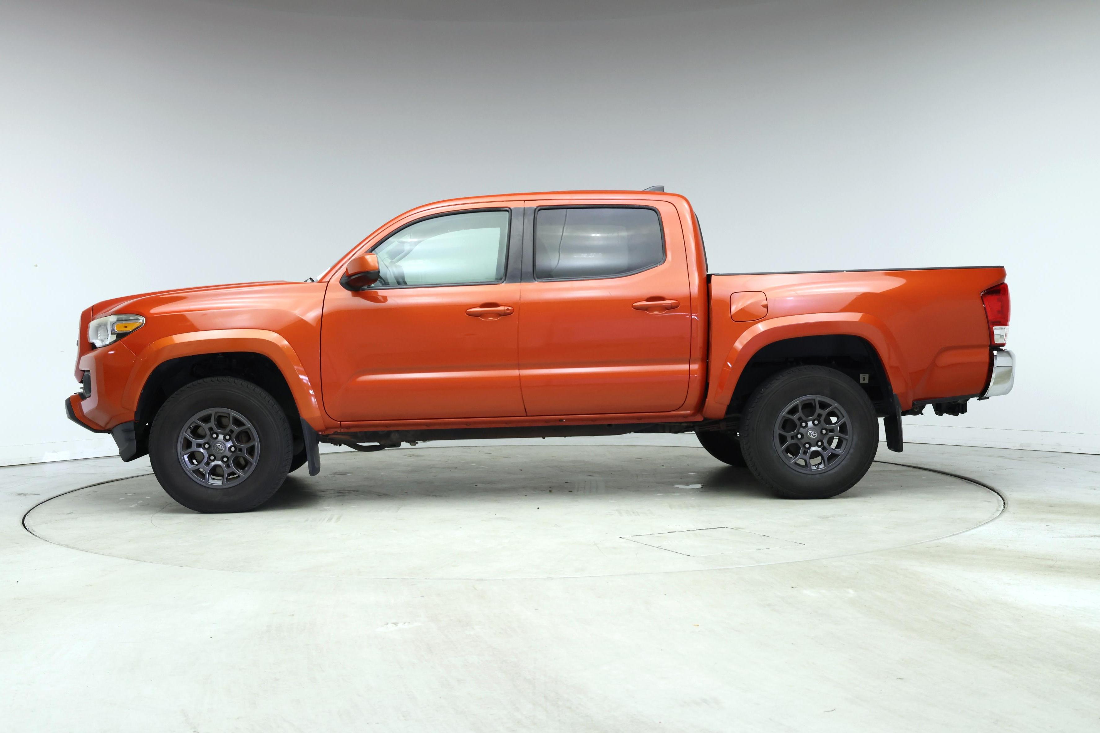 Thumbnail: 2017 Toyota Tacoma - 3