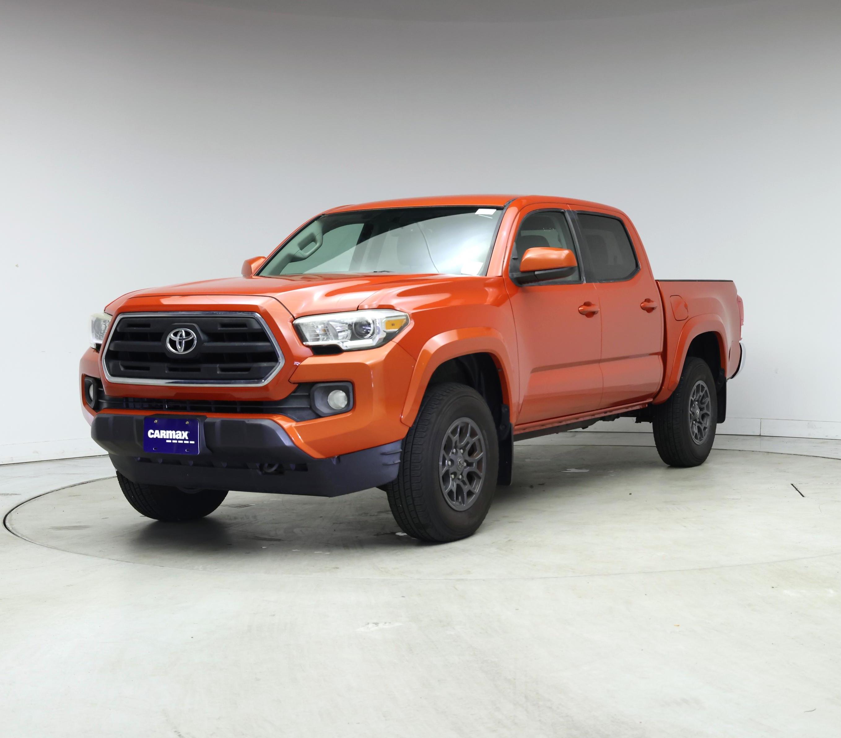 Thumbnail: 2017 Toyota Tacoma - 4