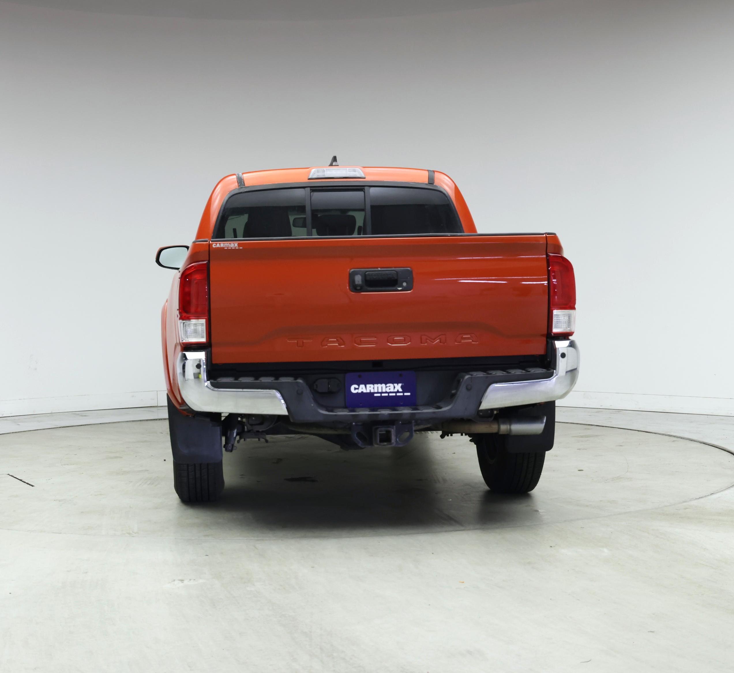 Thumbnail: 2017 Toyota Tacoma - 6