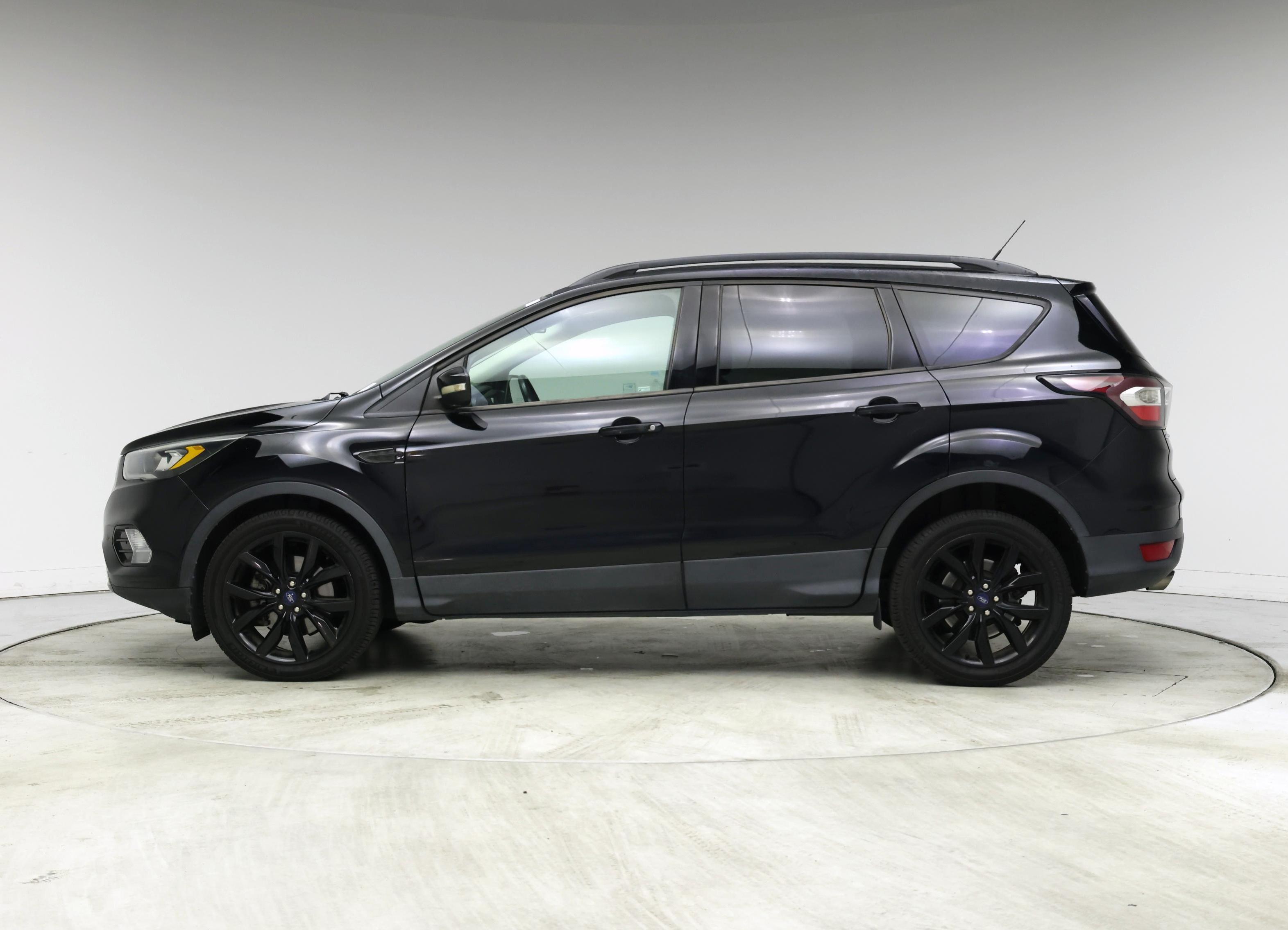 Thumbnail: 2017 Ford Escape - 3