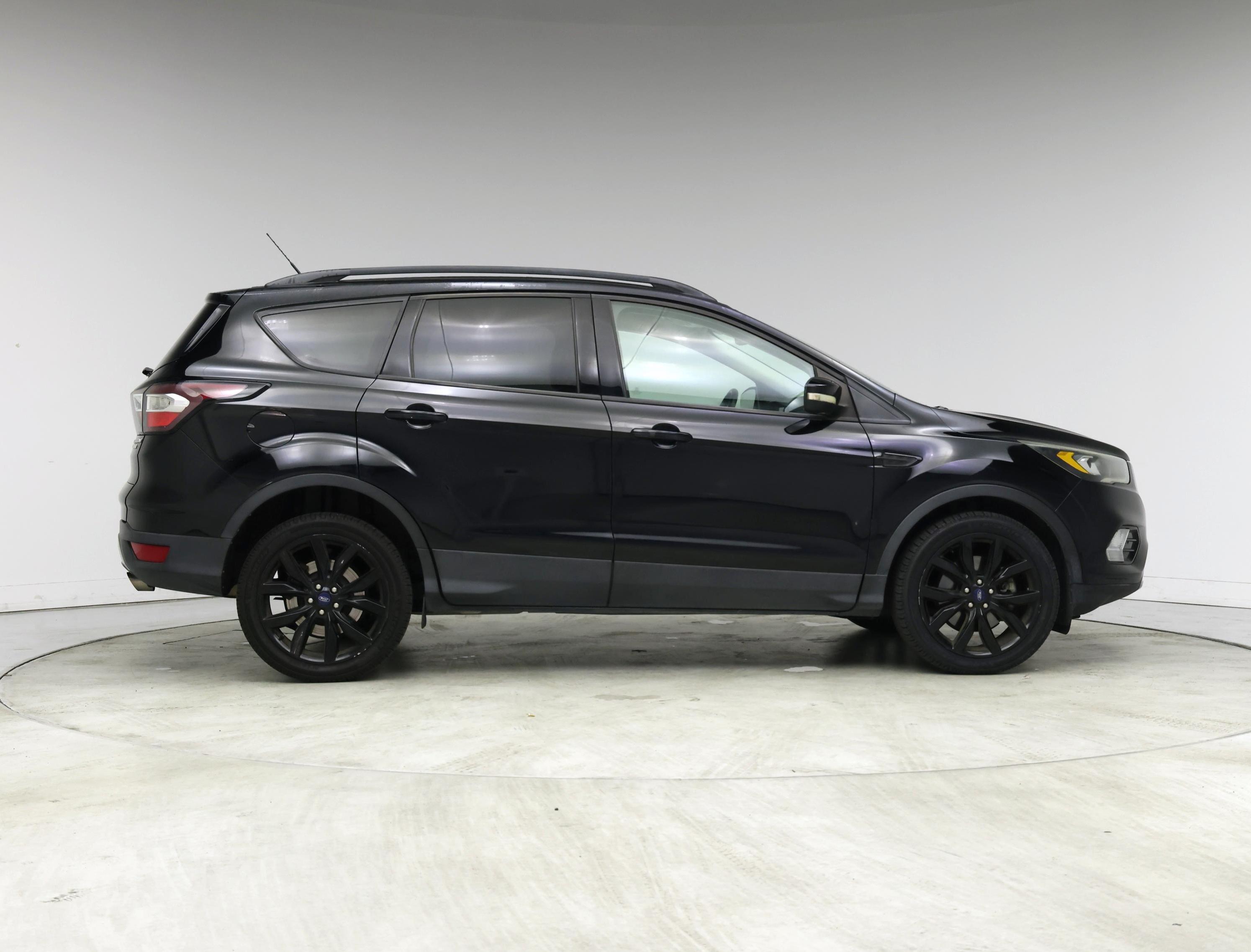 Thumbnail: 2017 Ford Escape - 7