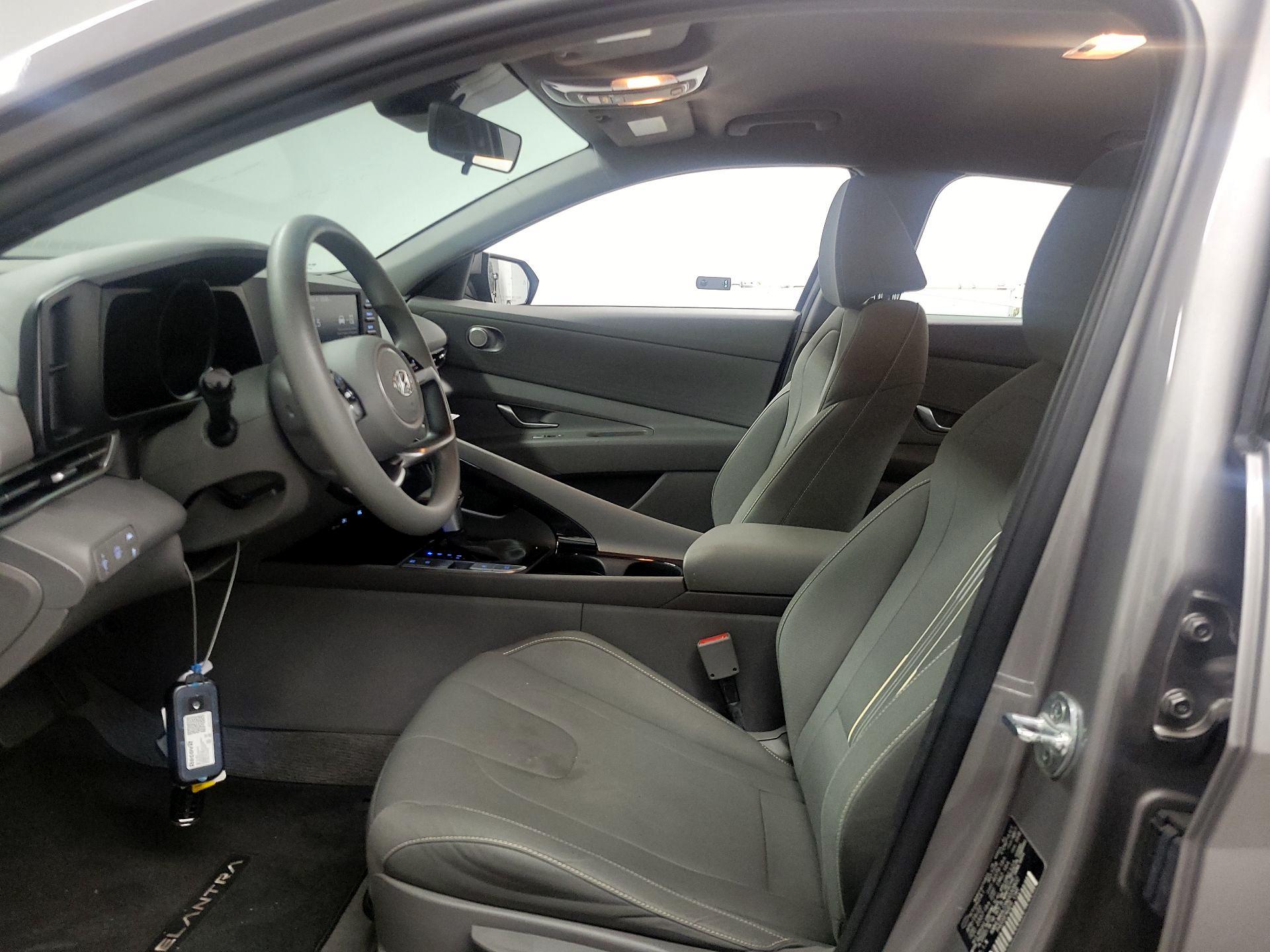 Thumbnail: 2022 Hyundai Elantra - 11