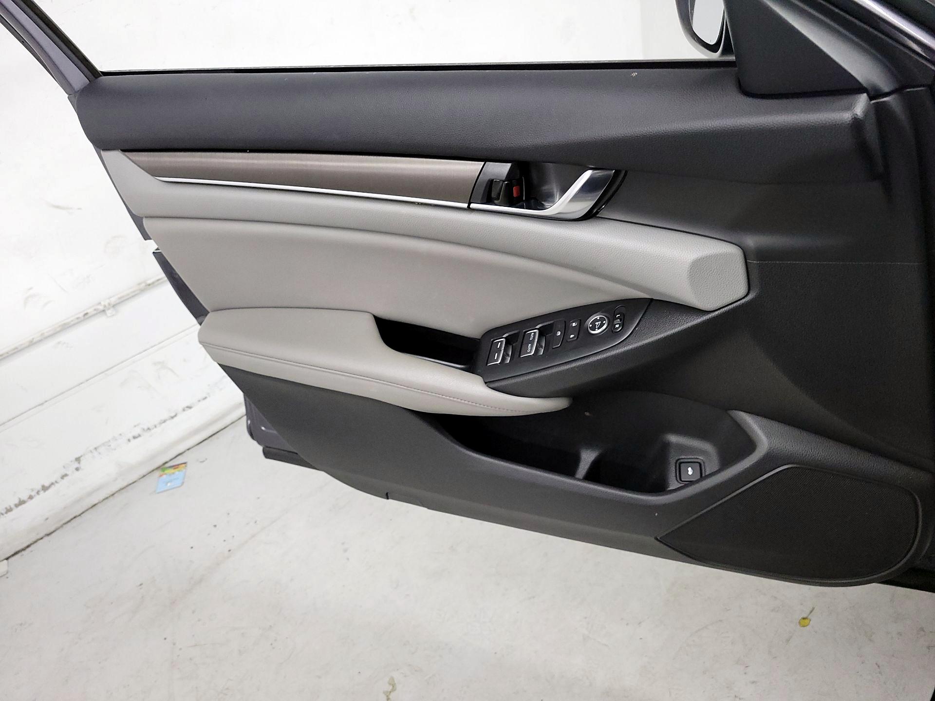 Thumbnail: 2019 Honda Accord - 12