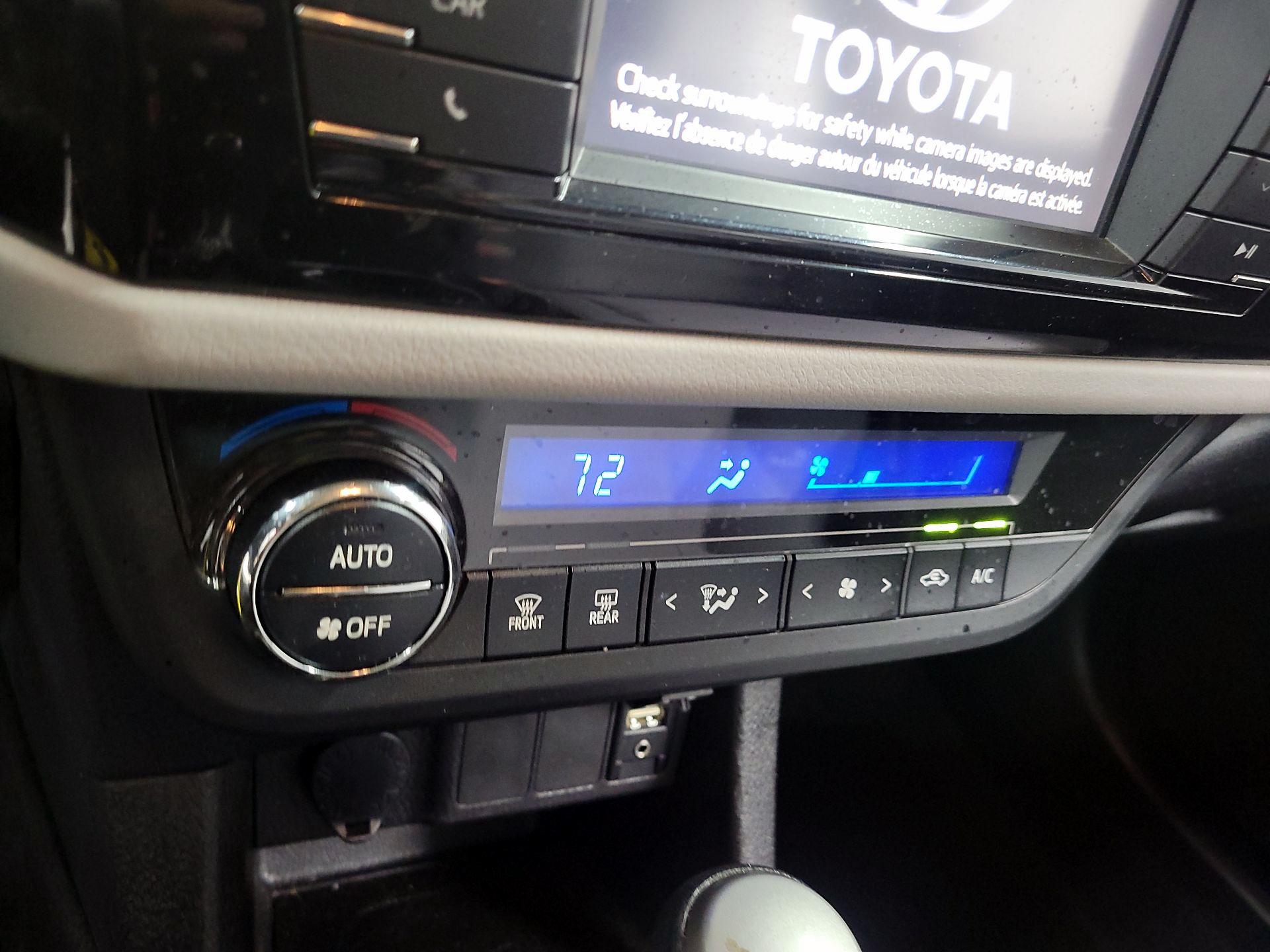 Thumbnail: 2014 Toyota Corolla - 15