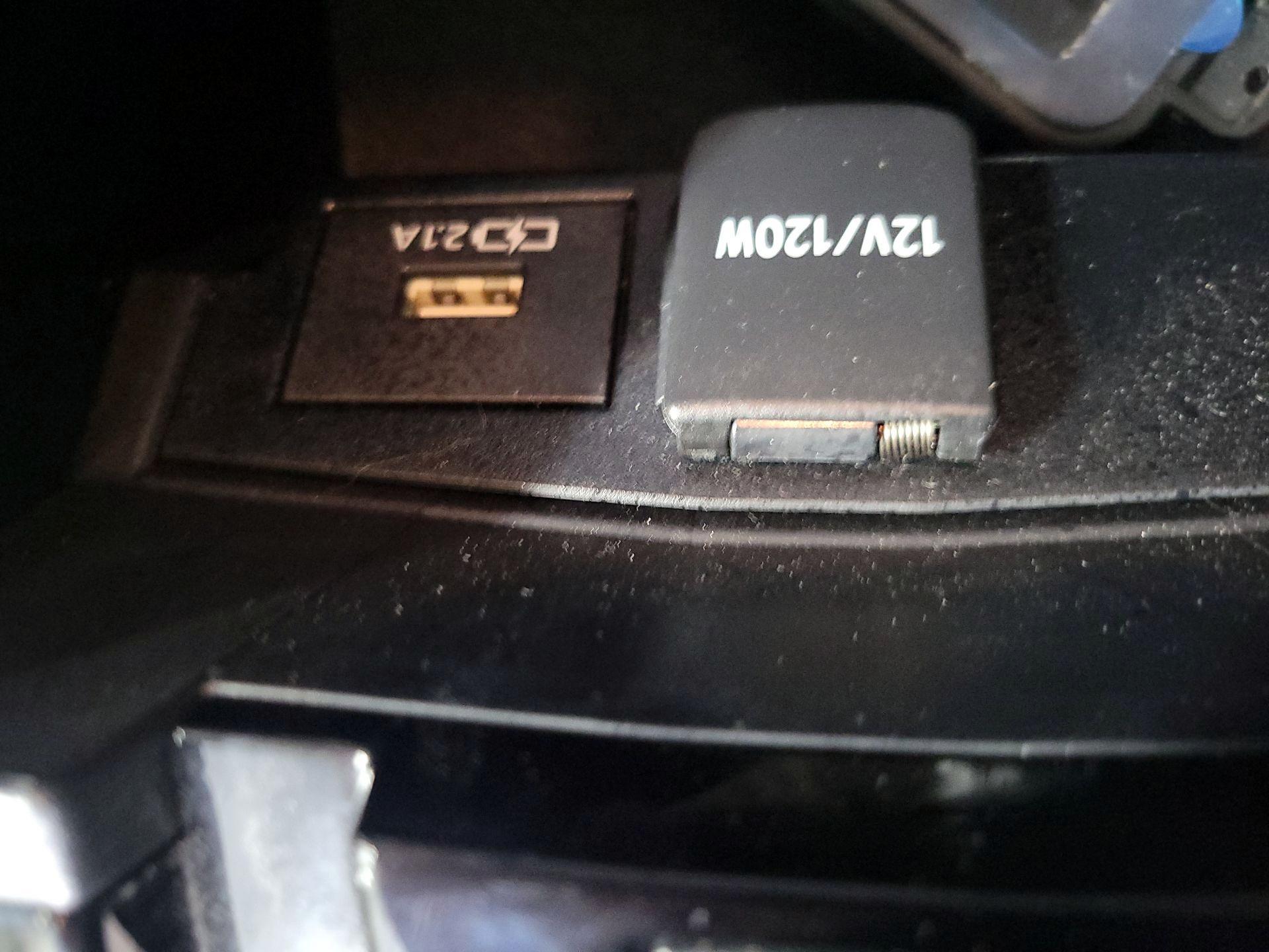 Thumbnail: 2021 Toyota Corolla - 18