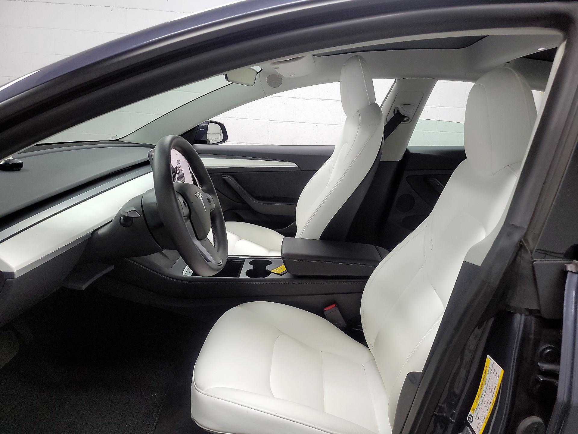 Thumbnail: 2022 Tesla Model 3 - 11