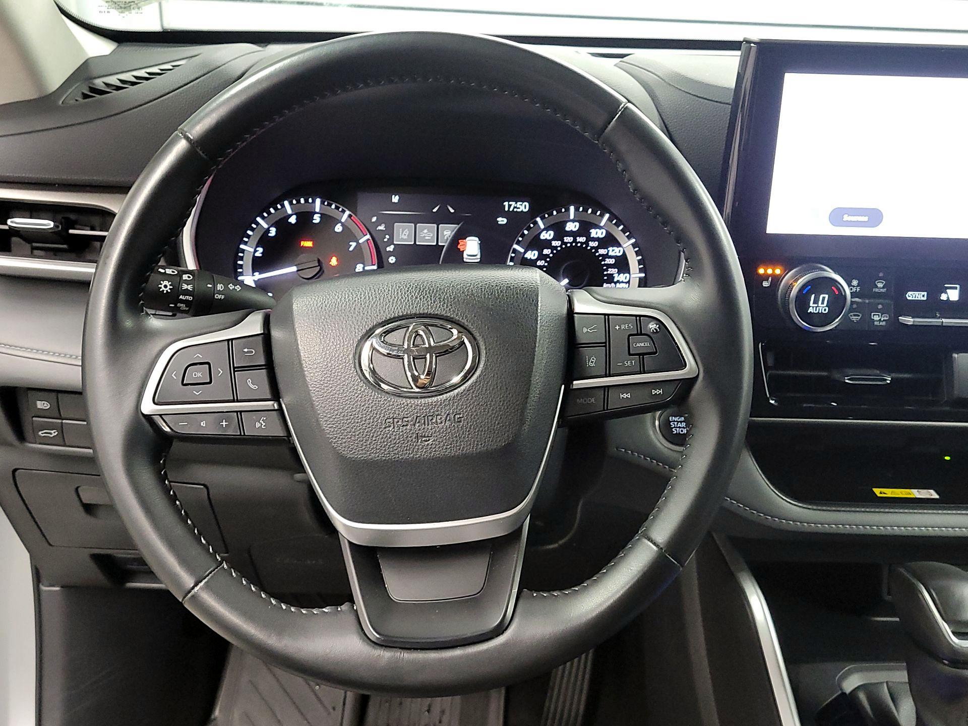 Thumbnail: 2024 Toyota Highlander - 10