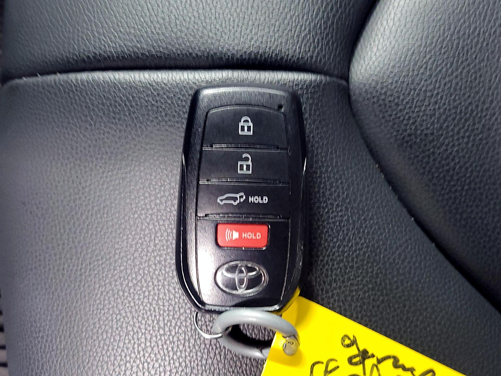 Thumbnail: 2024 Toyota Highlander - 20