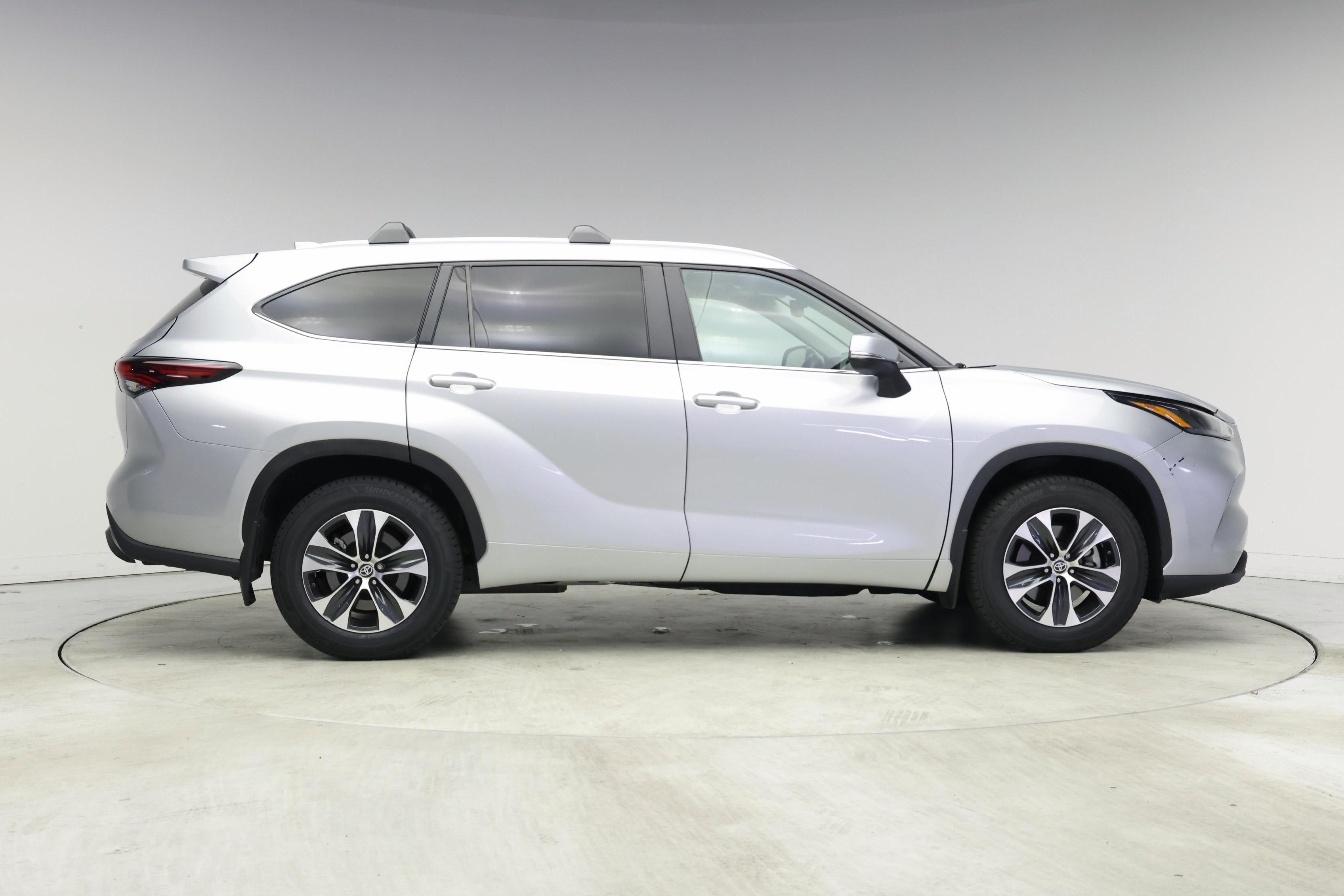 Thumbnail: 2024 Toyota Highlander - 7