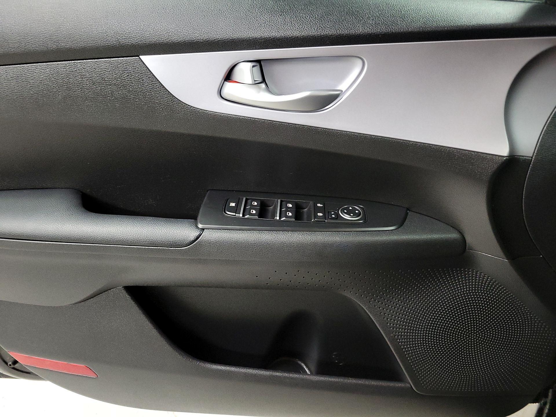 Thumbnail: 2024 Kia Forte - 12