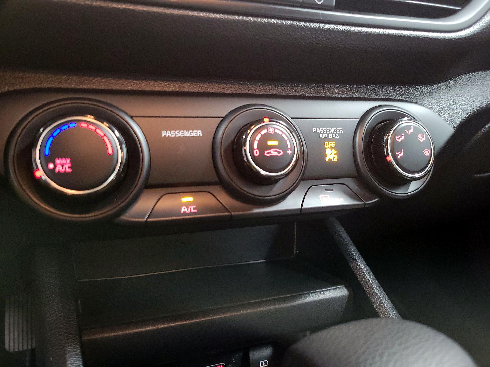 Thumbnail: 2024 Kia Forte - 16