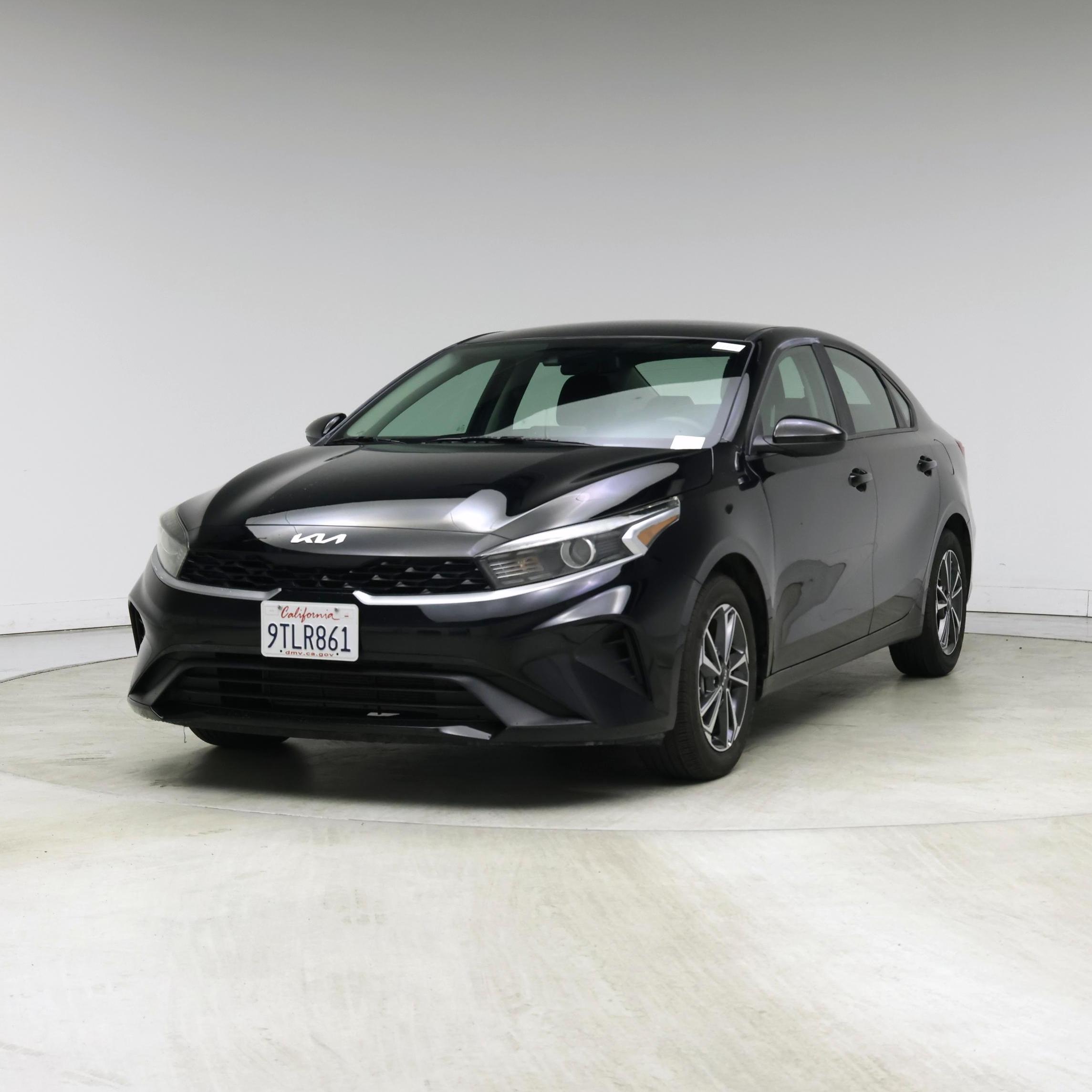 Thumbnail: 2024 Kia Forte - 4