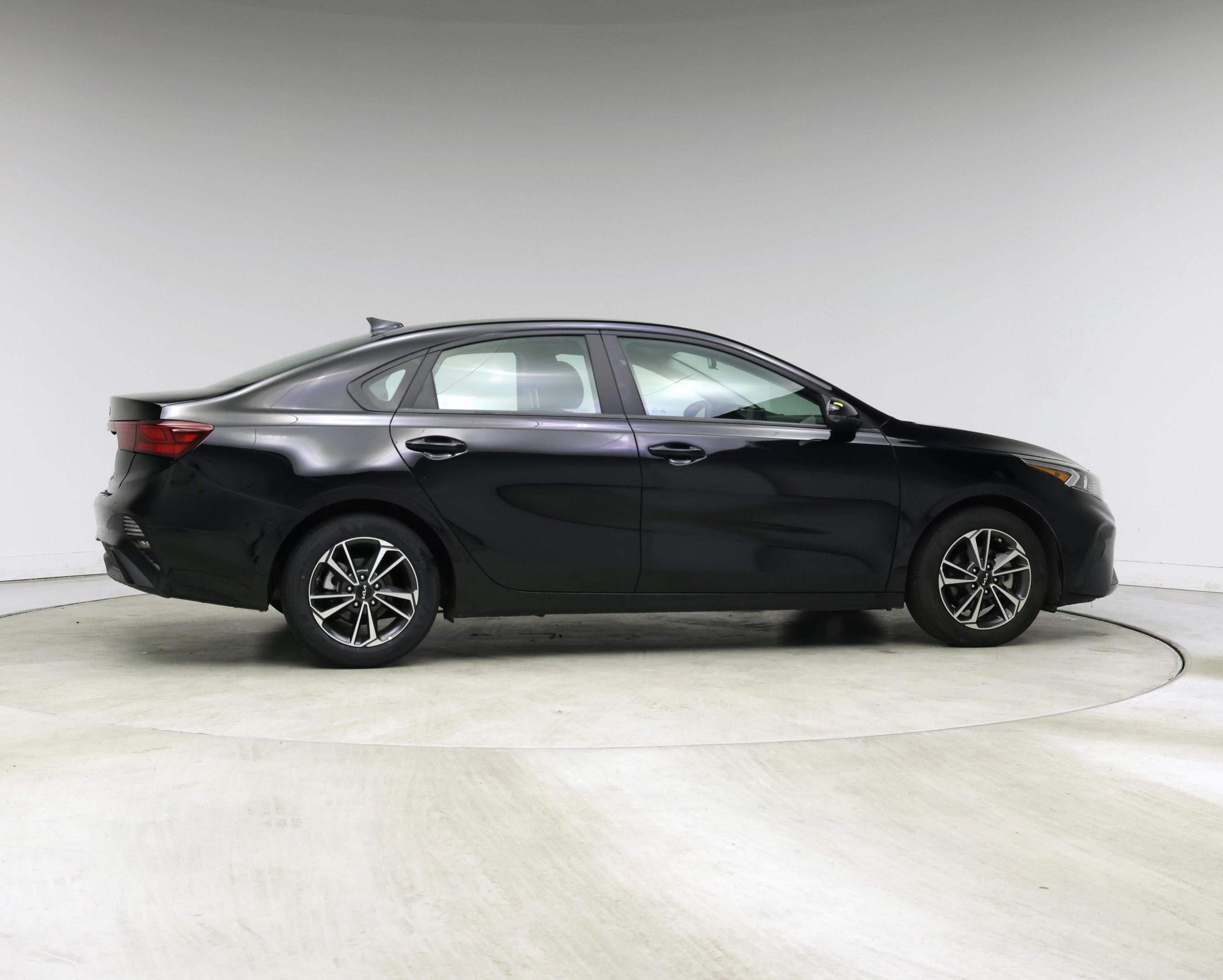 Thumbnail: 2024 Kia Forte - 7