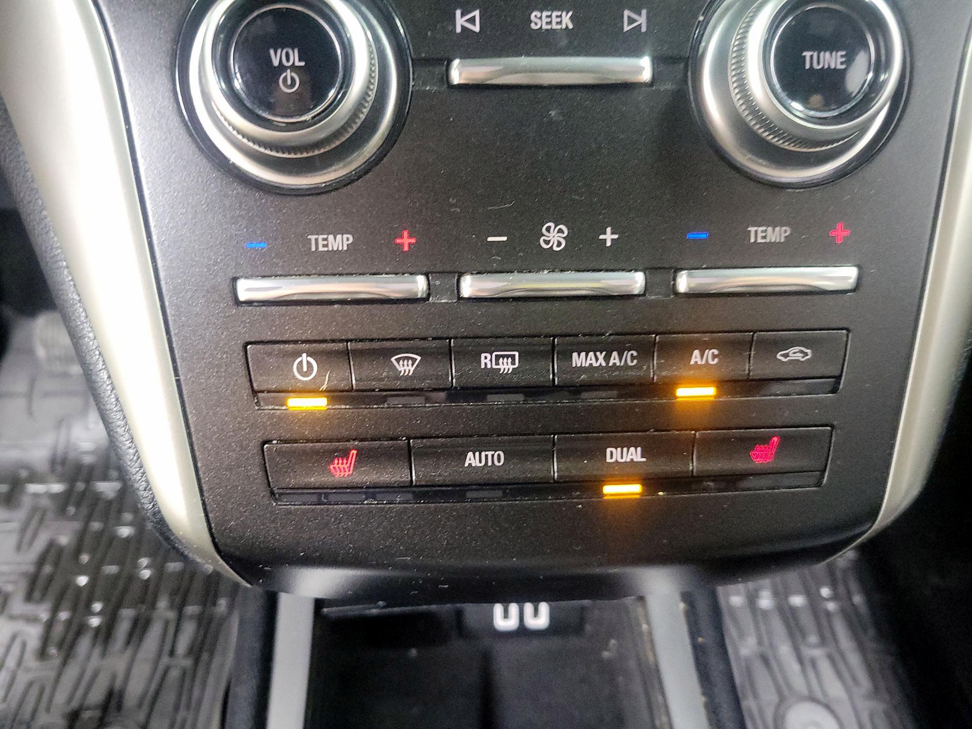 Thumbnail: 2019 Lincoln MKC - 17