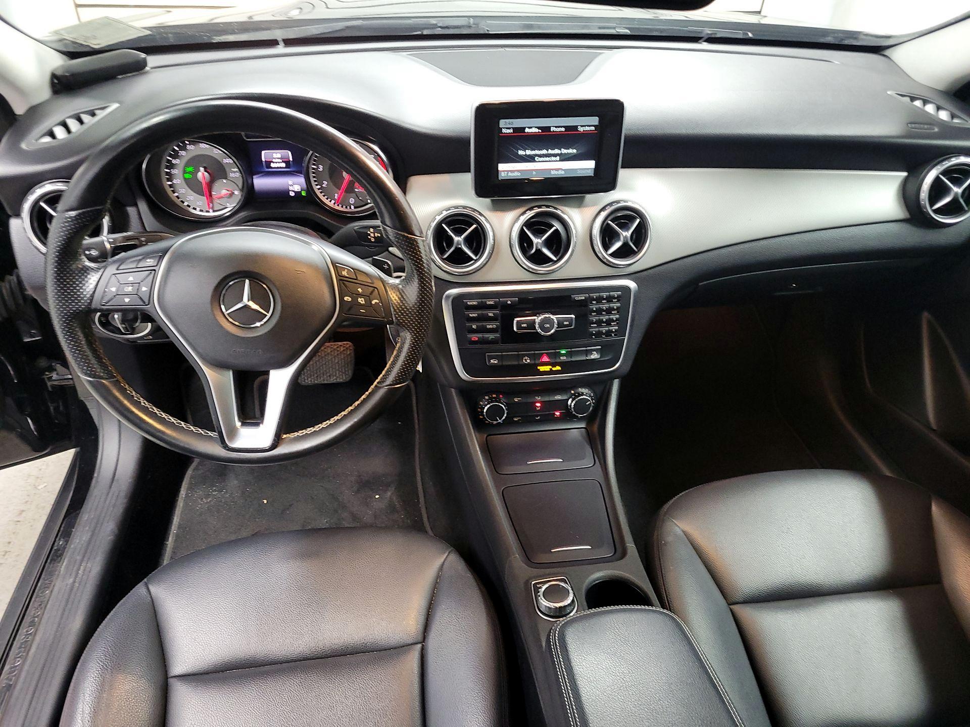 Thumbnail: 2015 Mercedes-Benz GLA - 9